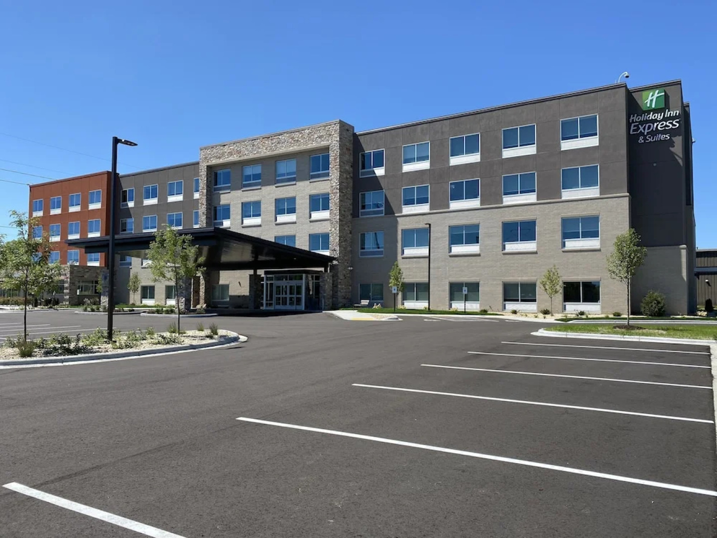 Holiday Inn Express & Suites Madison West Middleton