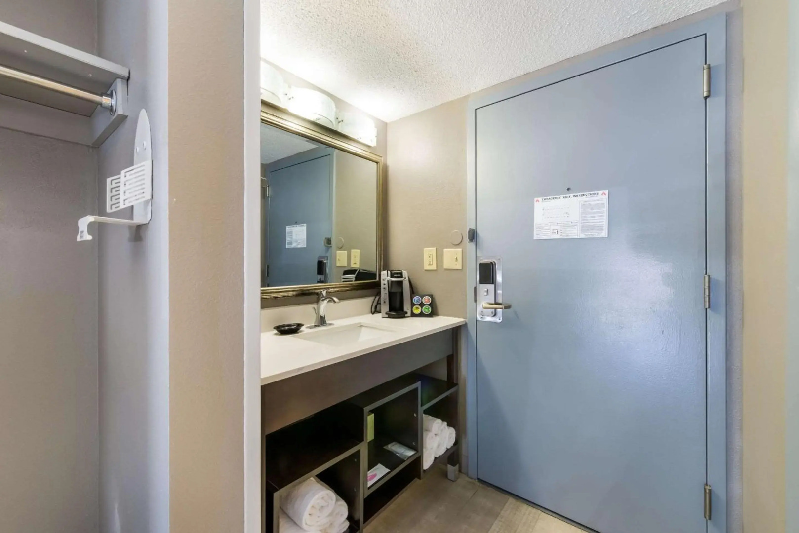 SpringHill Suites Orlando at FLAMINGO CROSSINGS® Town Center/Western Entrance