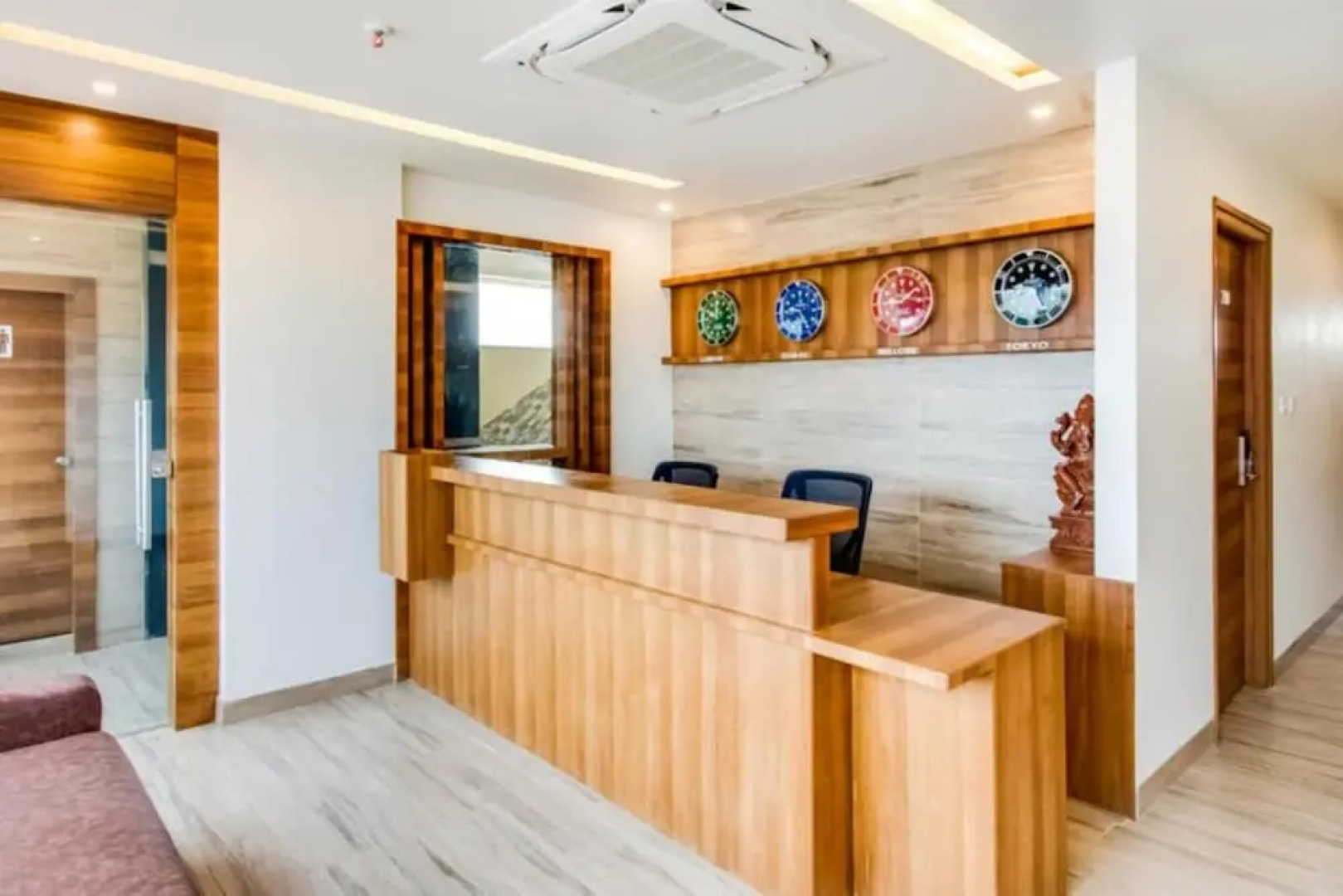 Capital O 62639 Inn The Centre