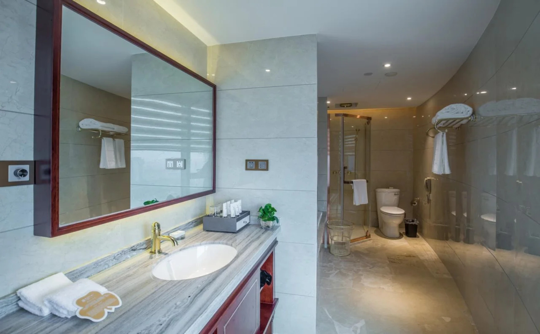 Zhouyi International Hotel