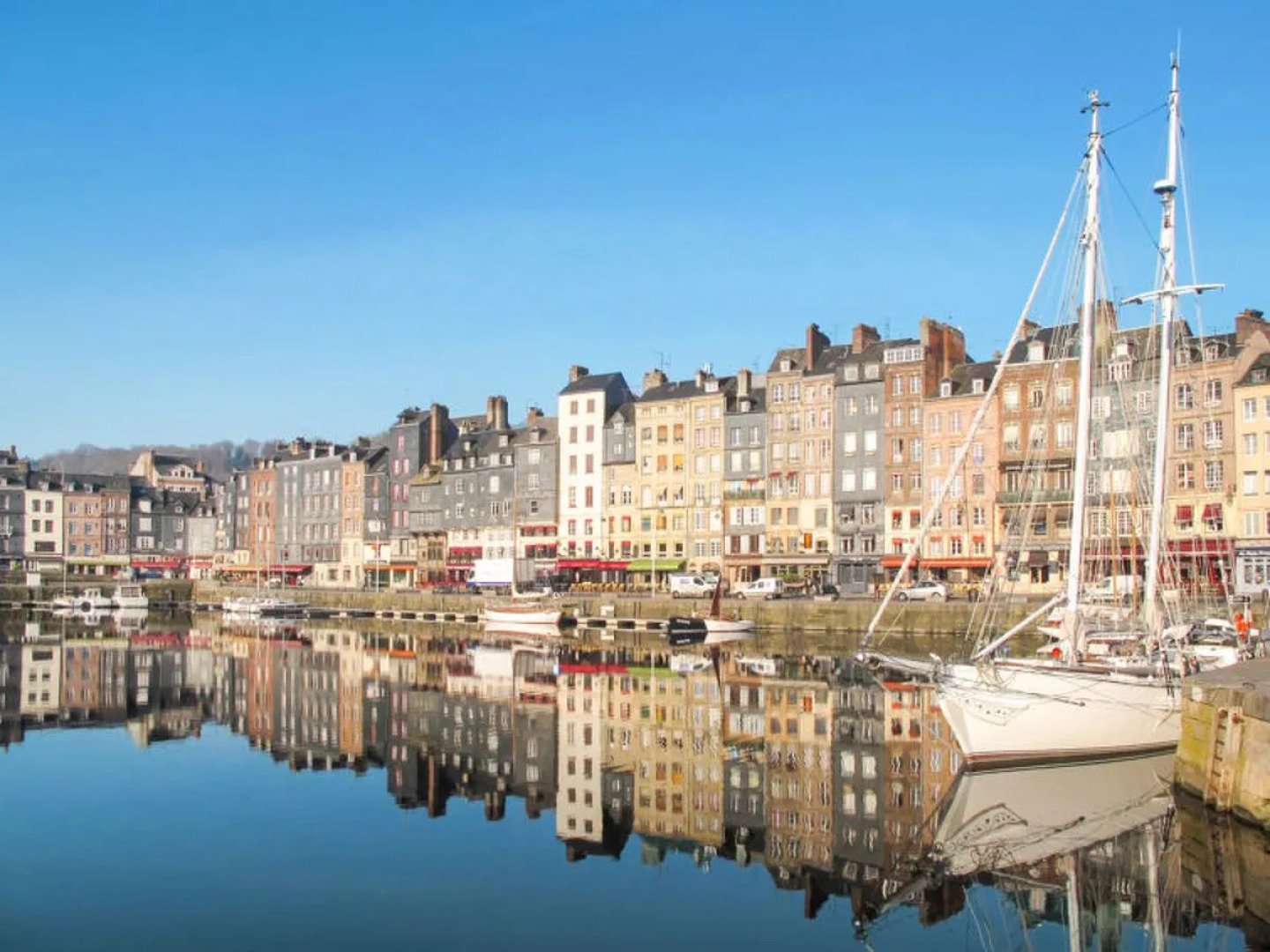 GiTE DE LEPINE (CBP600)