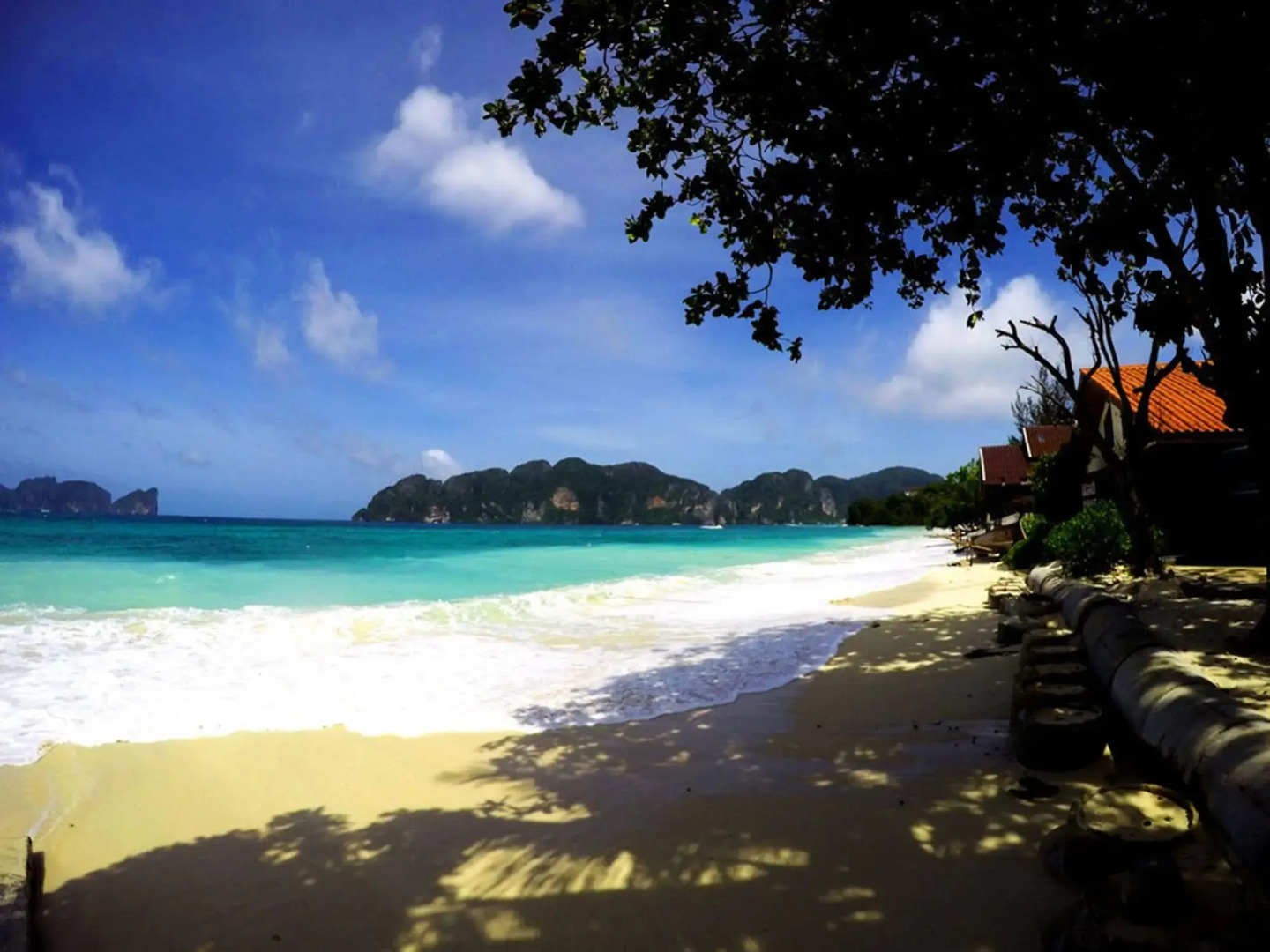 Phi Phi Long Beach Resort & Villa