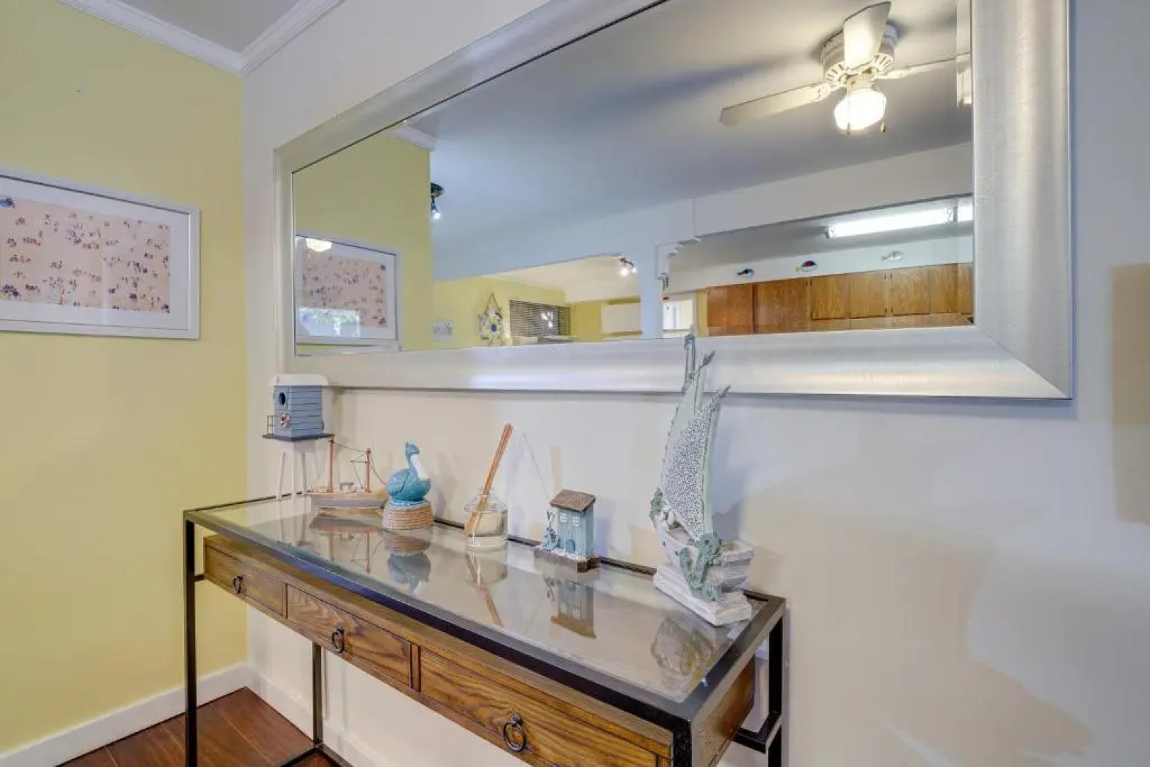 Santa Barbara Cozy Studio with Private Patio