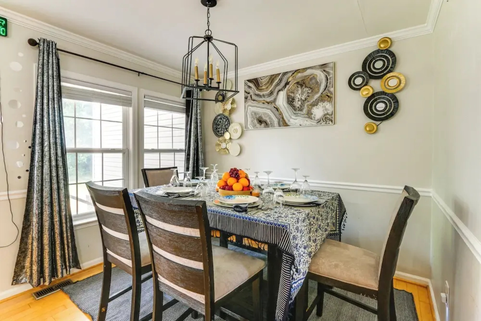 < 2 Mi to Dtwn Hagerstown: Townhome w/ Fireplace