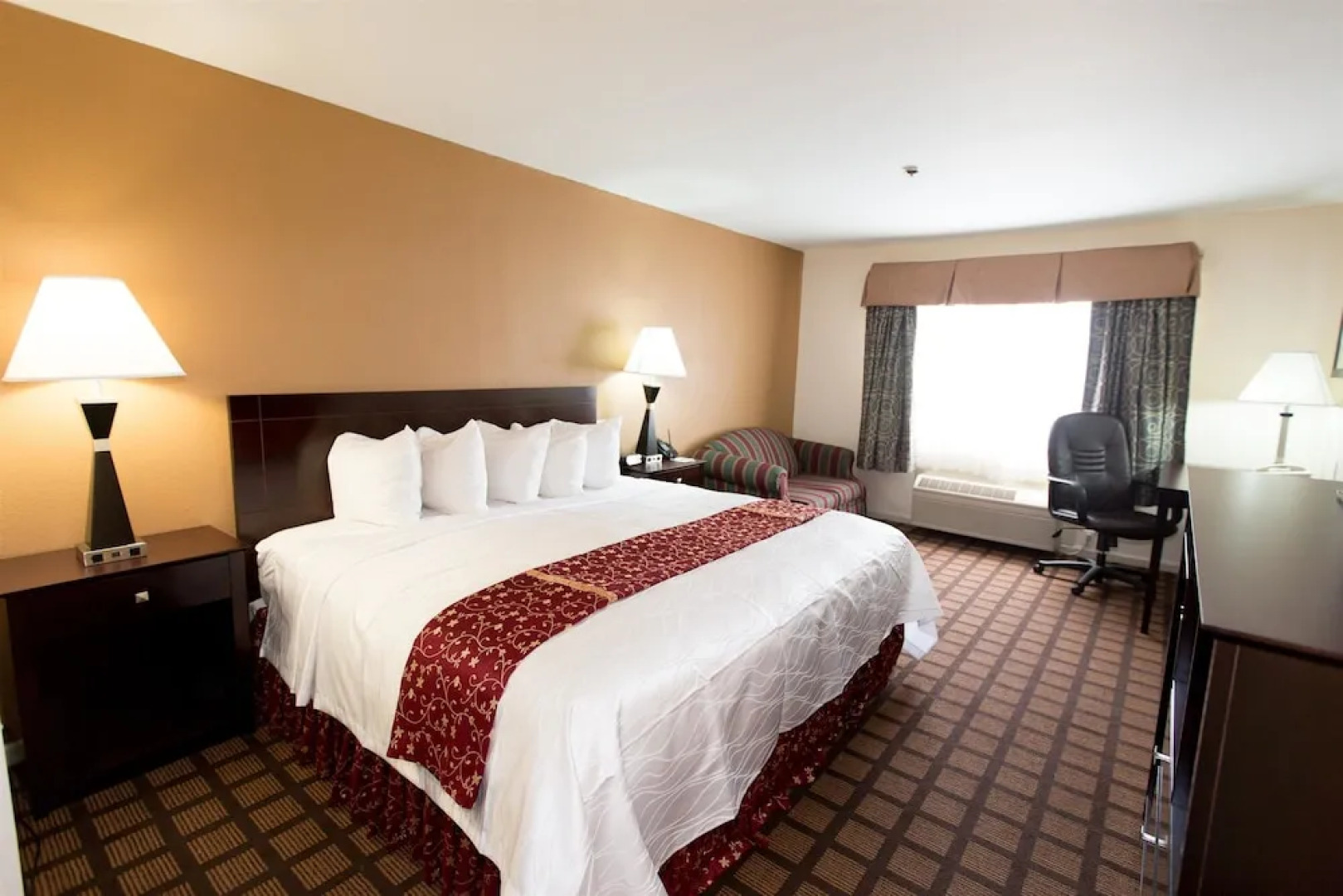 Best Western Plus Oakbrook Inn