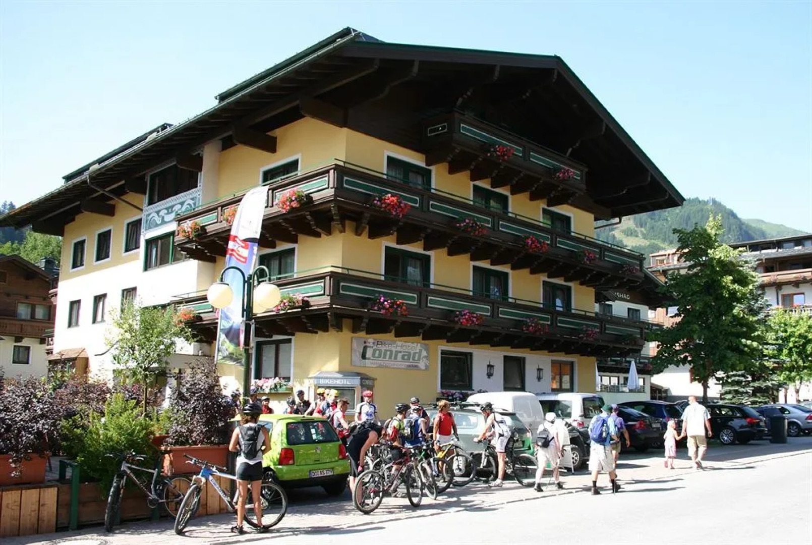 Bike-Hotel Heli's B&B