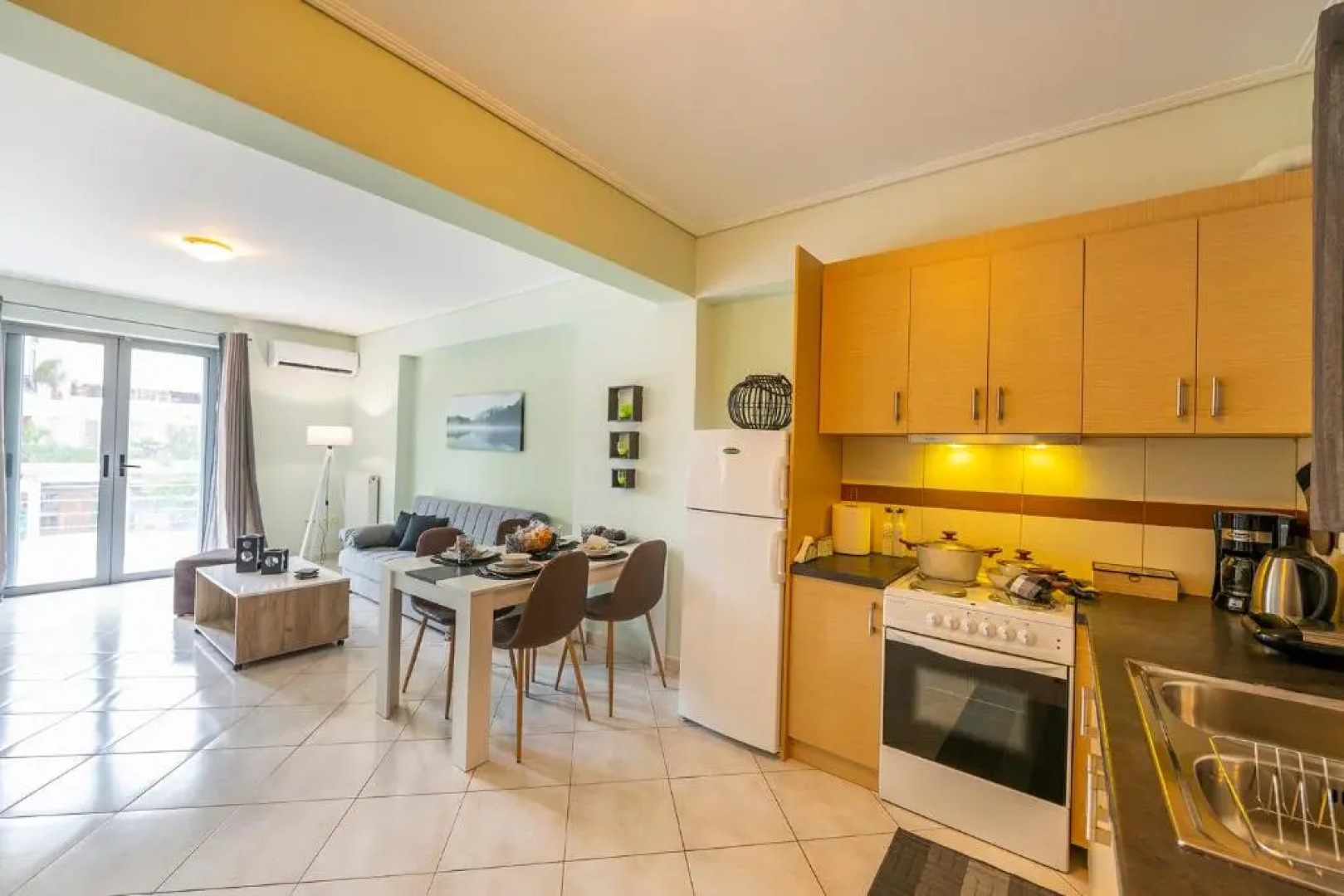 Laconian Collection Amanda's Boutique Apartment