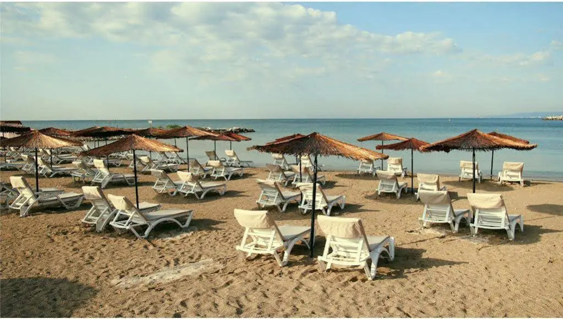 White Lagoon Beach Apartments