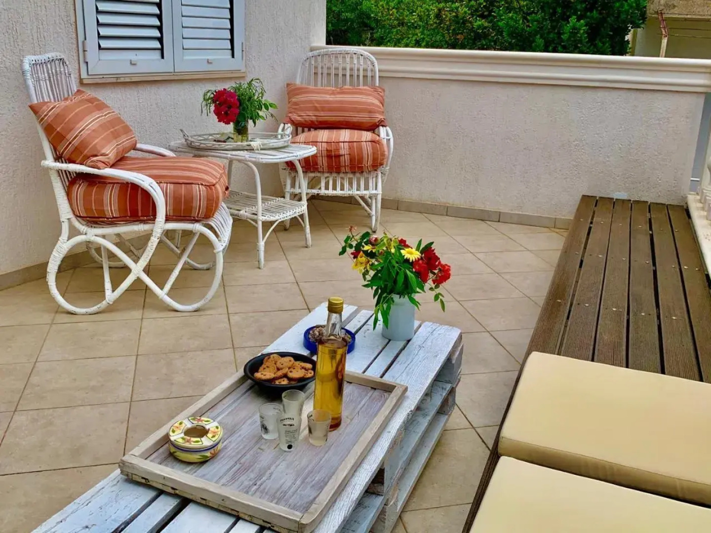 Grebastica Beachfront Apartment