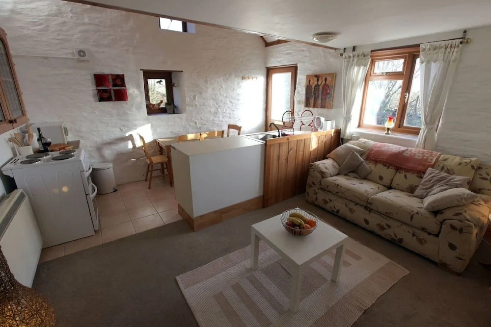 Inviting 2-bed Cottage in Newcastle Emlyn