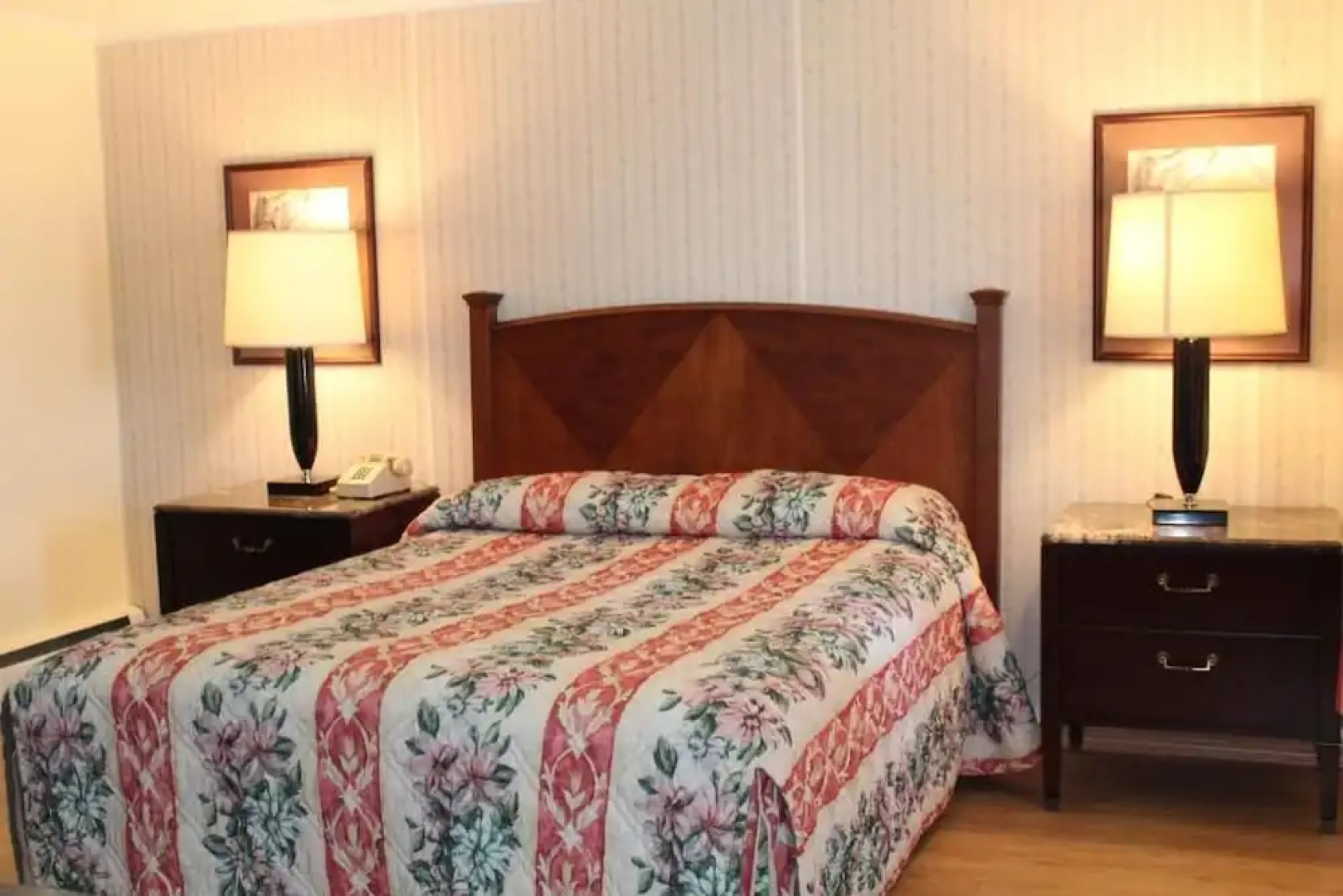 Royale Coach Motor Lodge