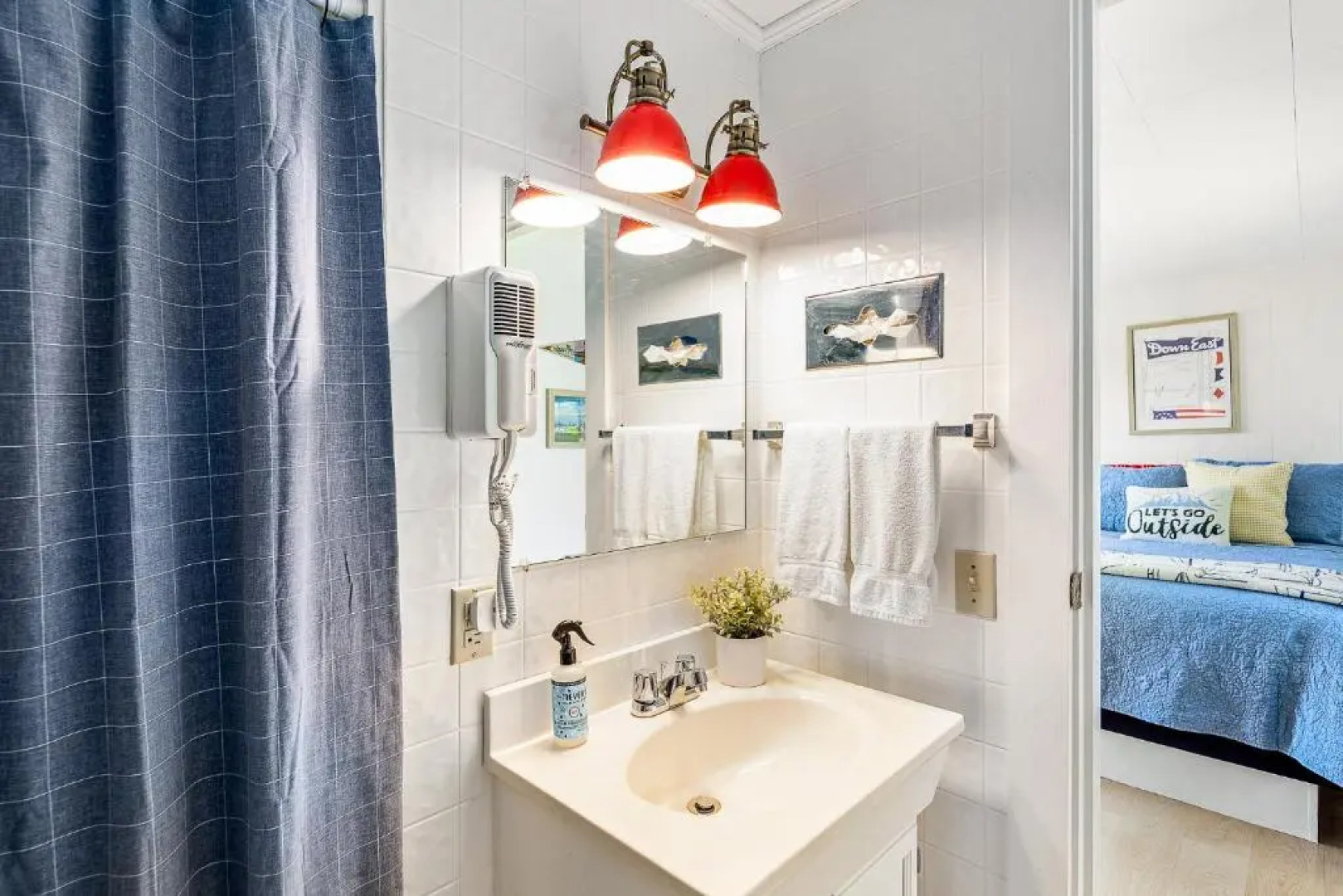 Seascape Motel & Cottages