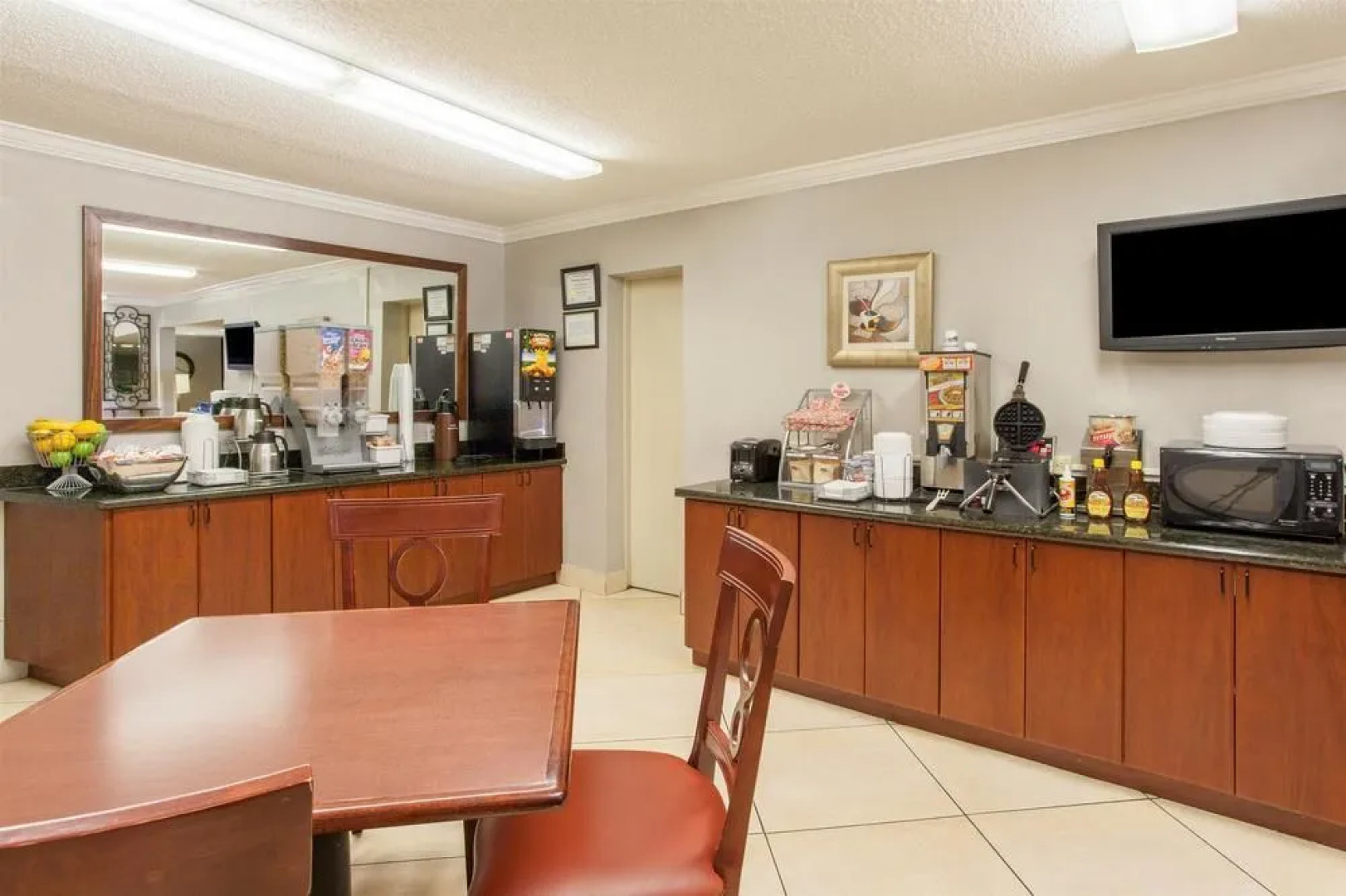 Super 8 By Wyndham Monroe West