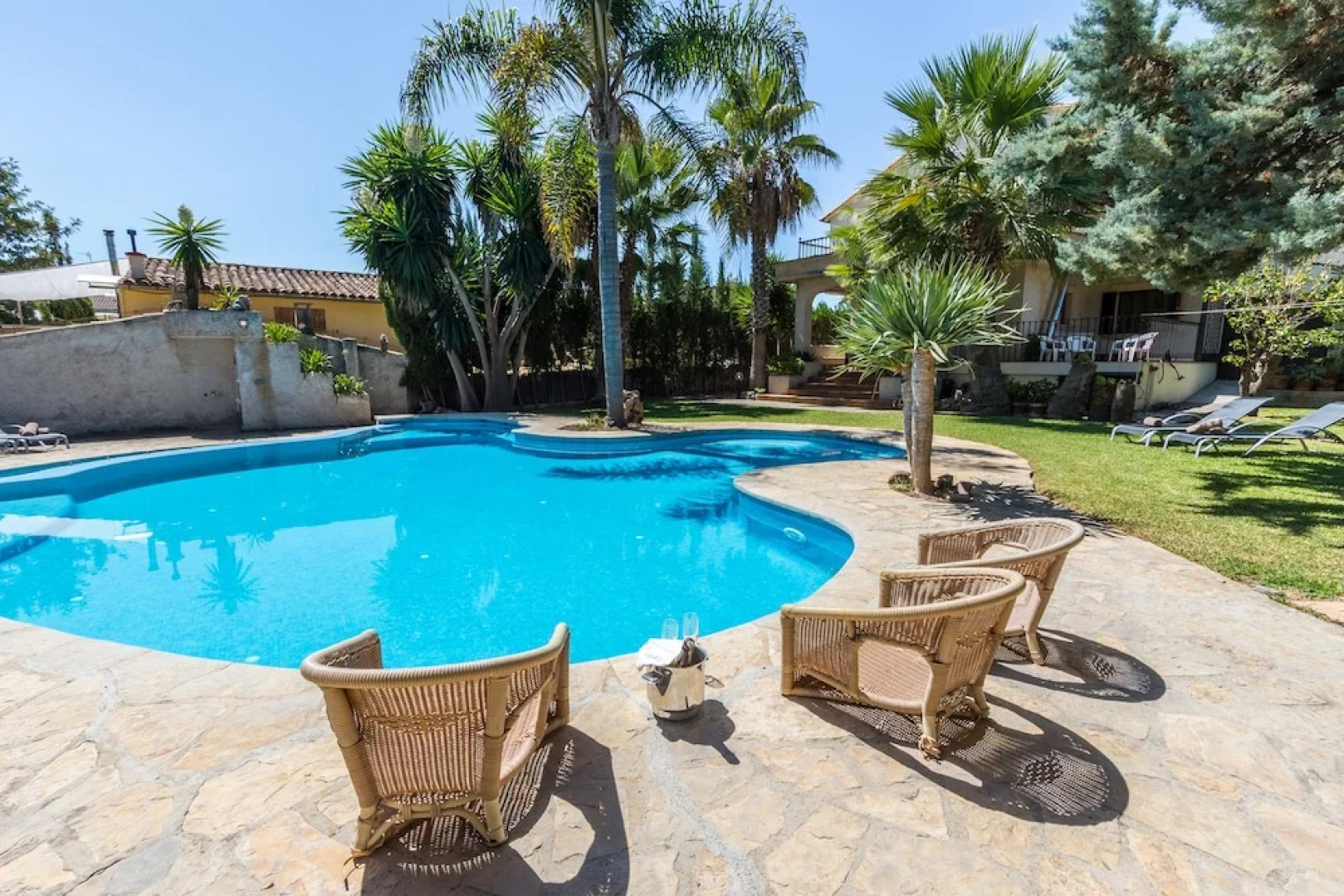 Gual house with private pool