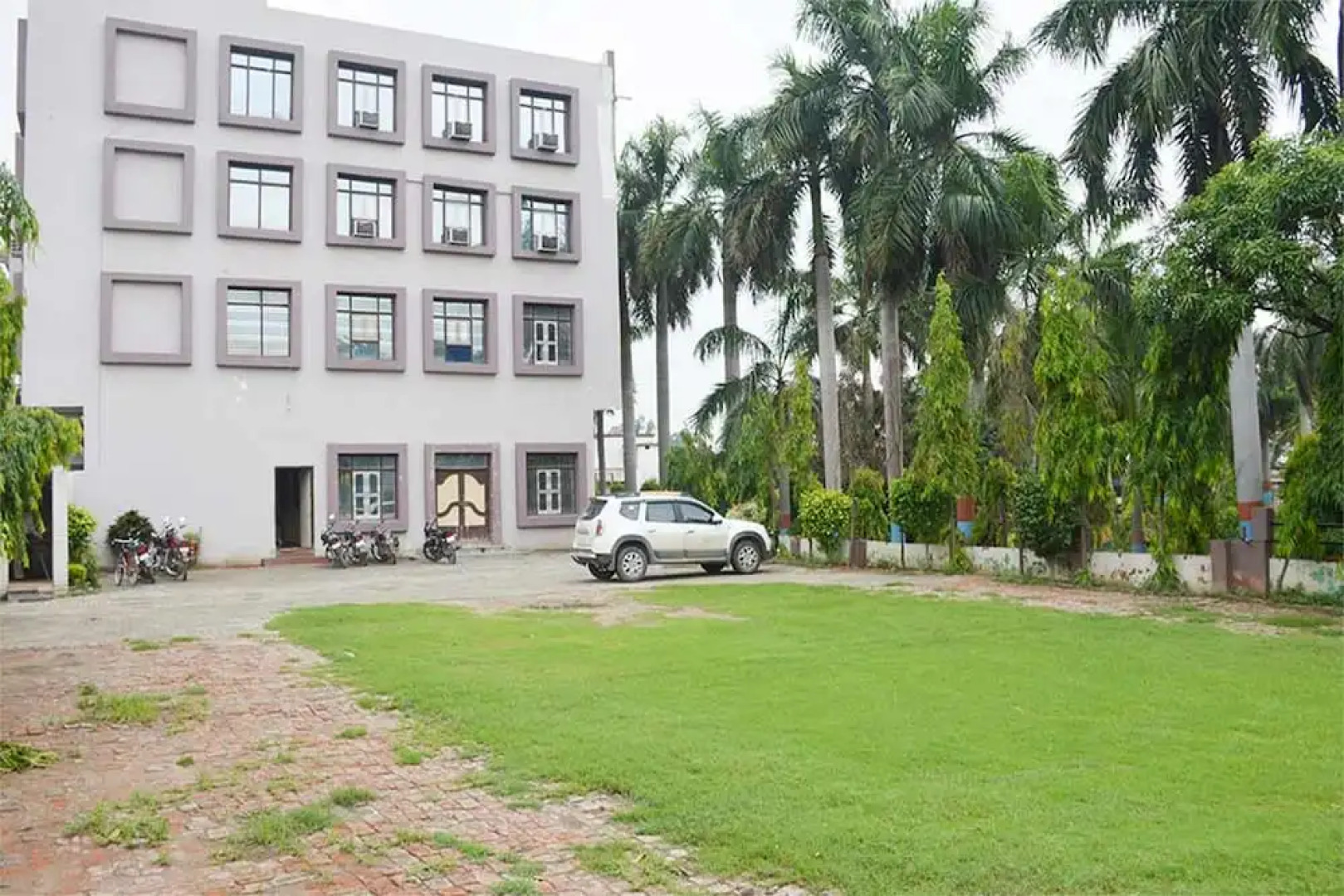 Hotel Nand Residency