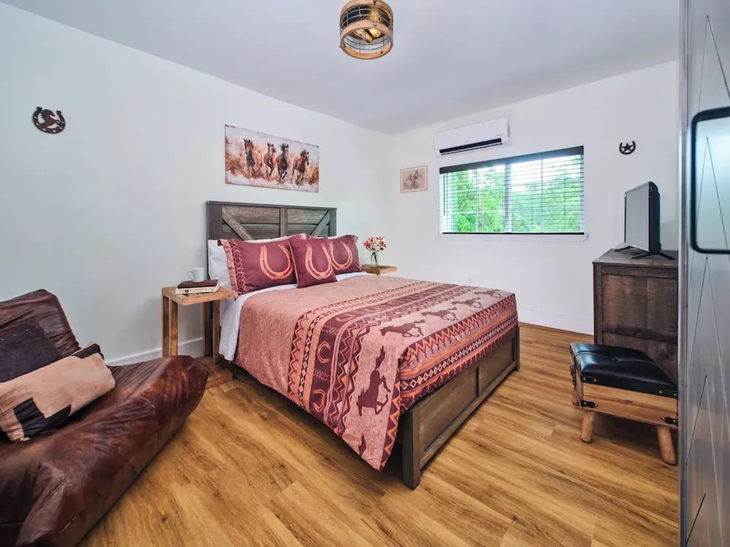 Saddleview Bed & Breakfast