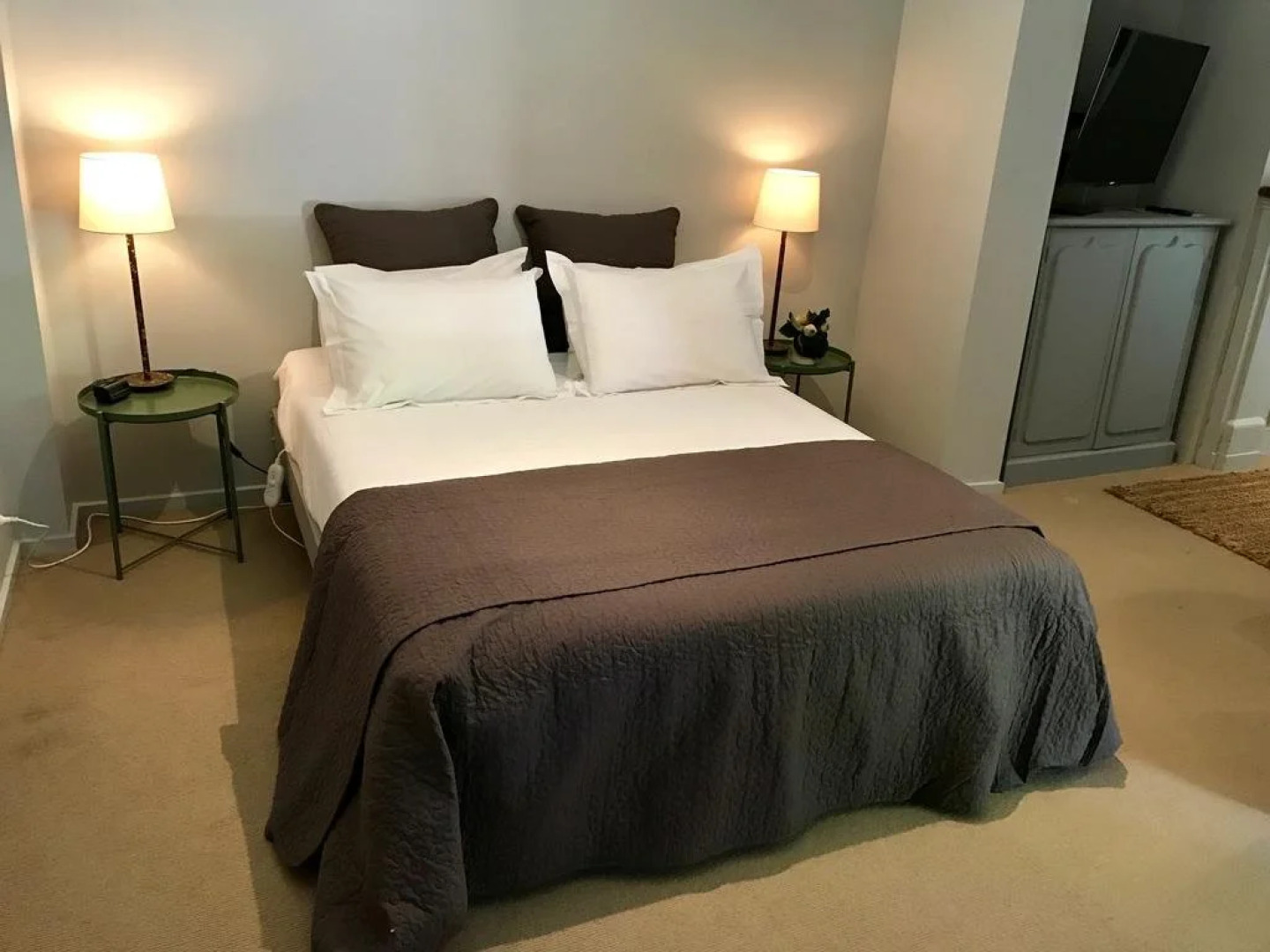 Fig Cafe and Accommodation