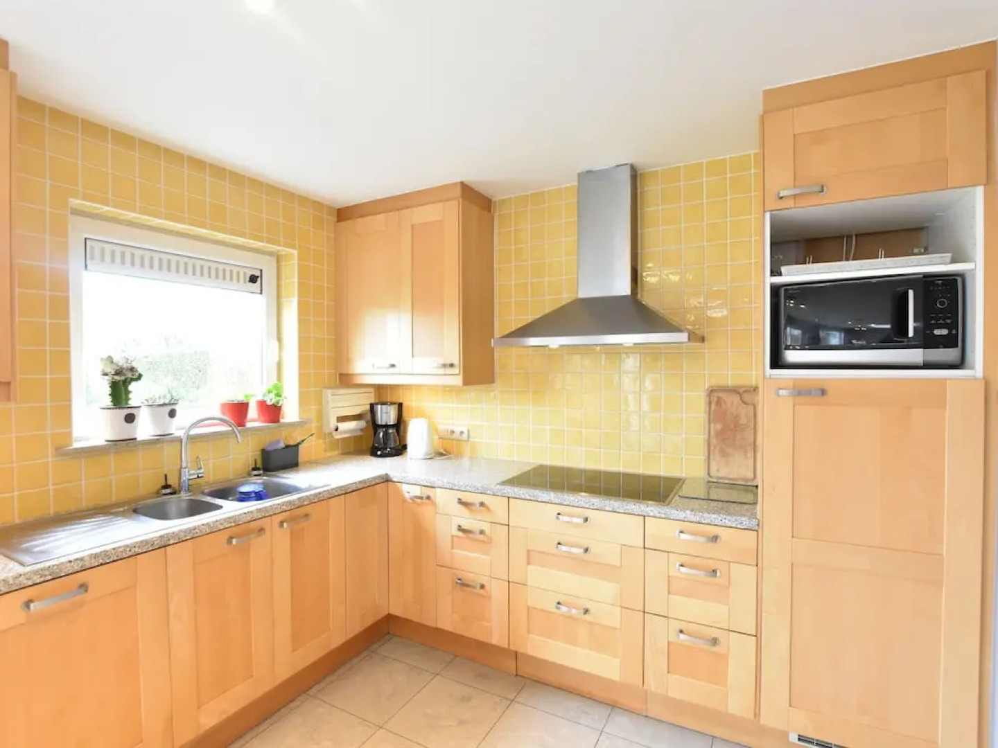 Secluded Holiday Home in Oostende with Garden