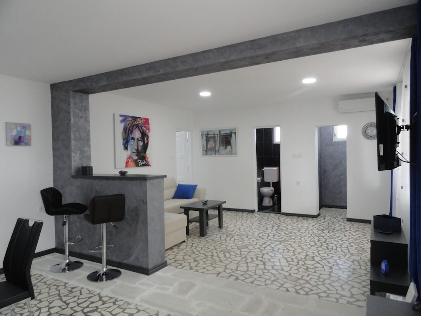 Petrovac Holiday House with pool