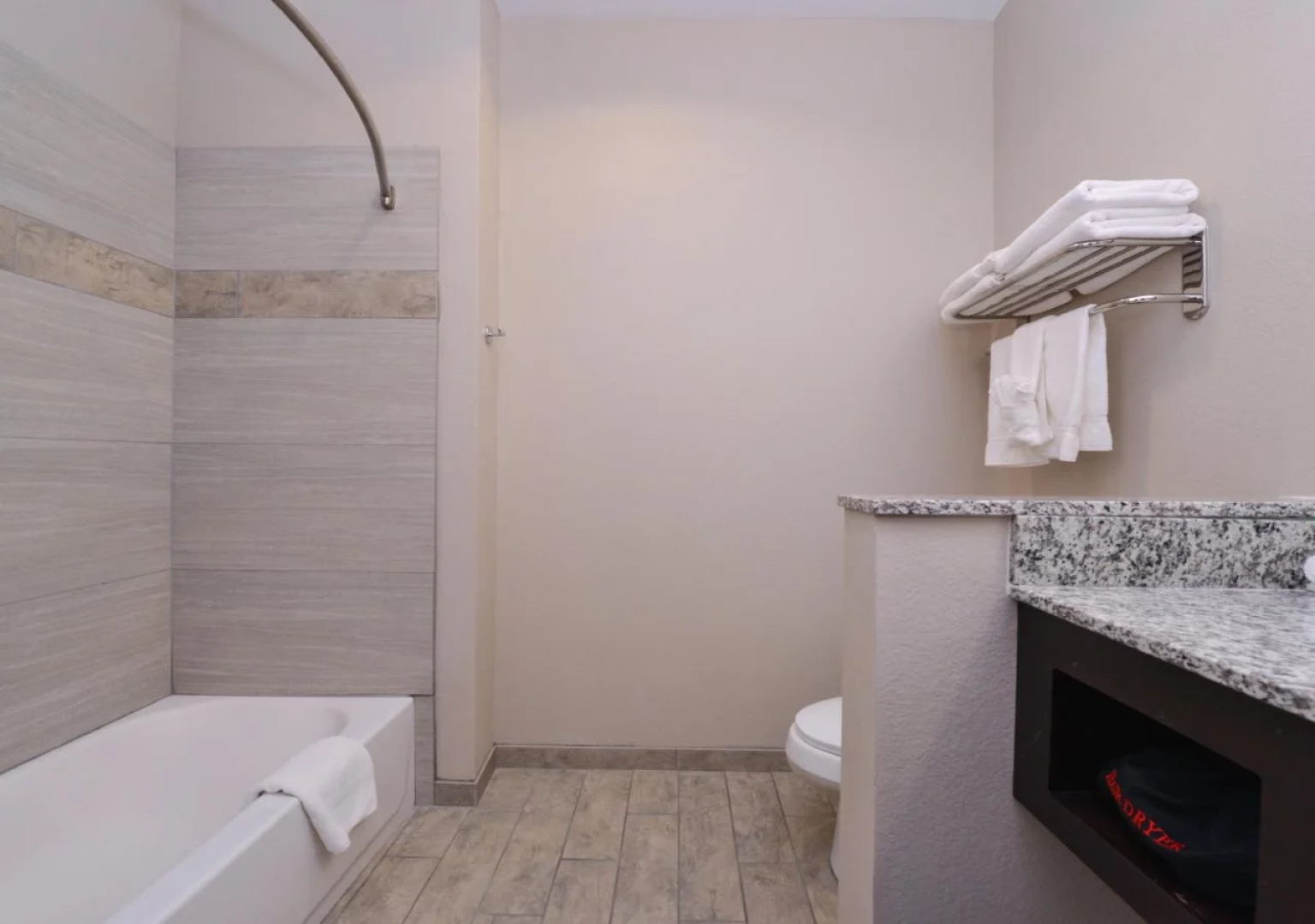 Holiday Inn Express & Suites Williams by IHG