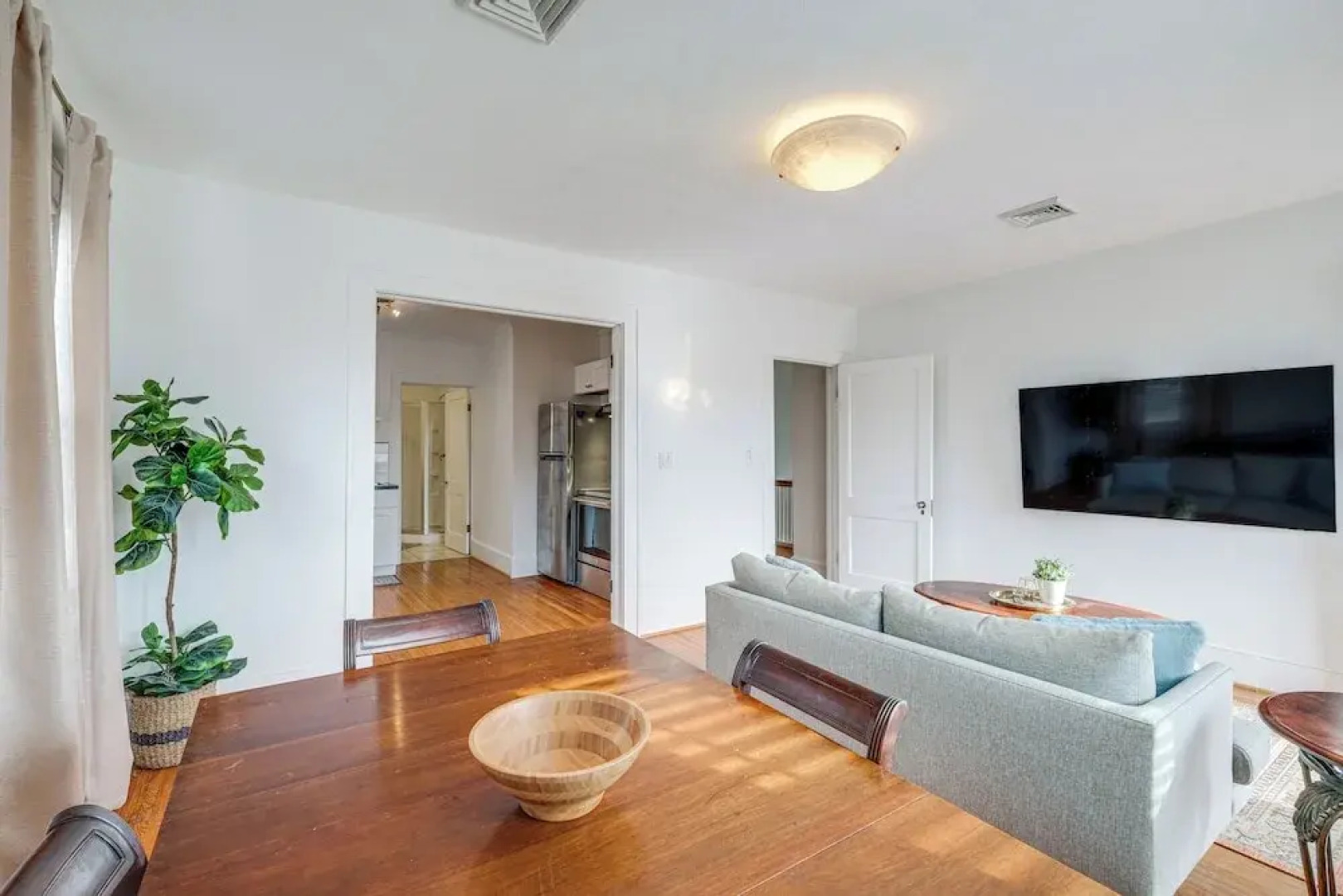 < 3 Mi to Dtwn Roanoke: Inviting Unit w/ Balcony