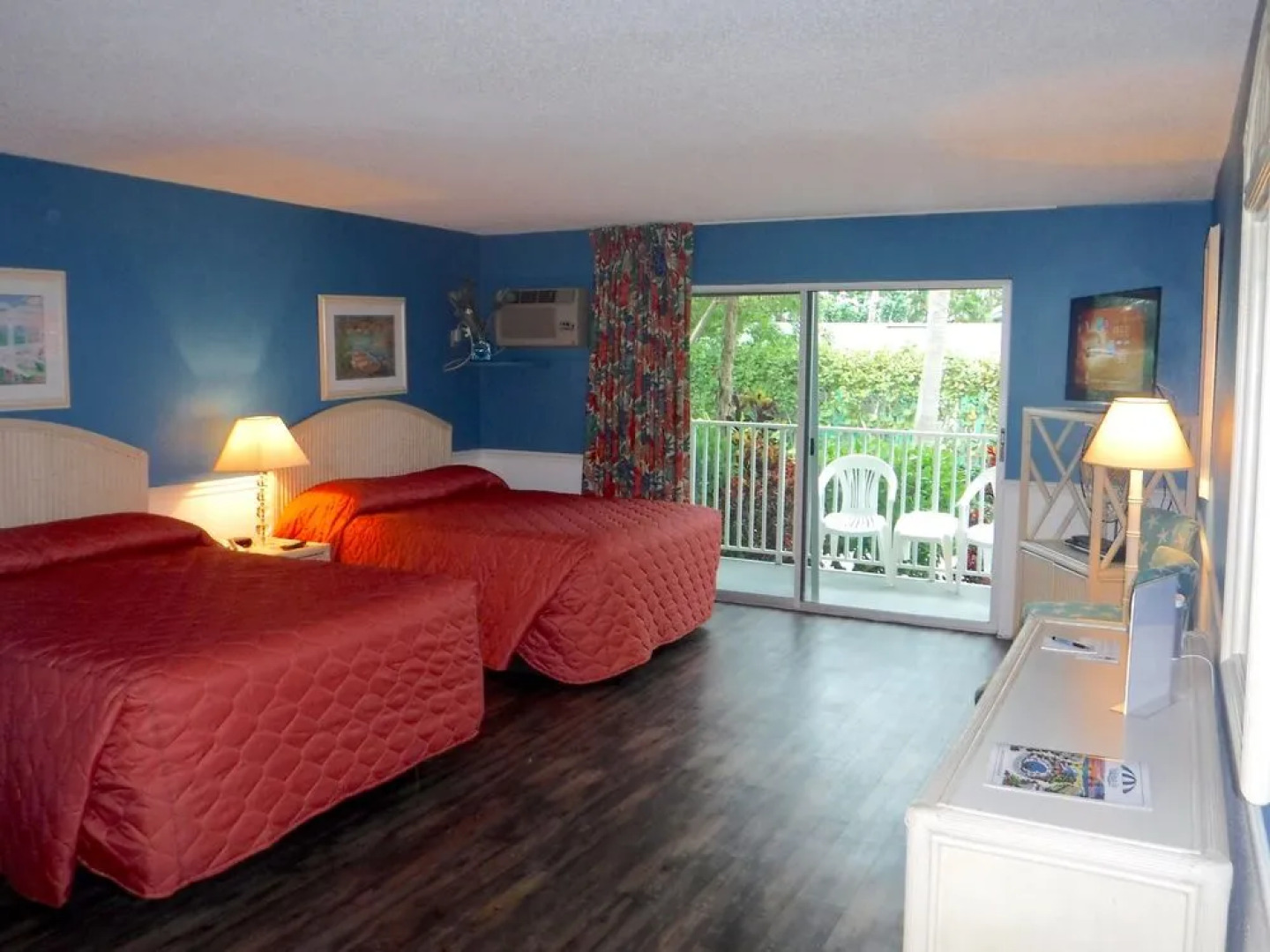 Waterside Inn on the Beach