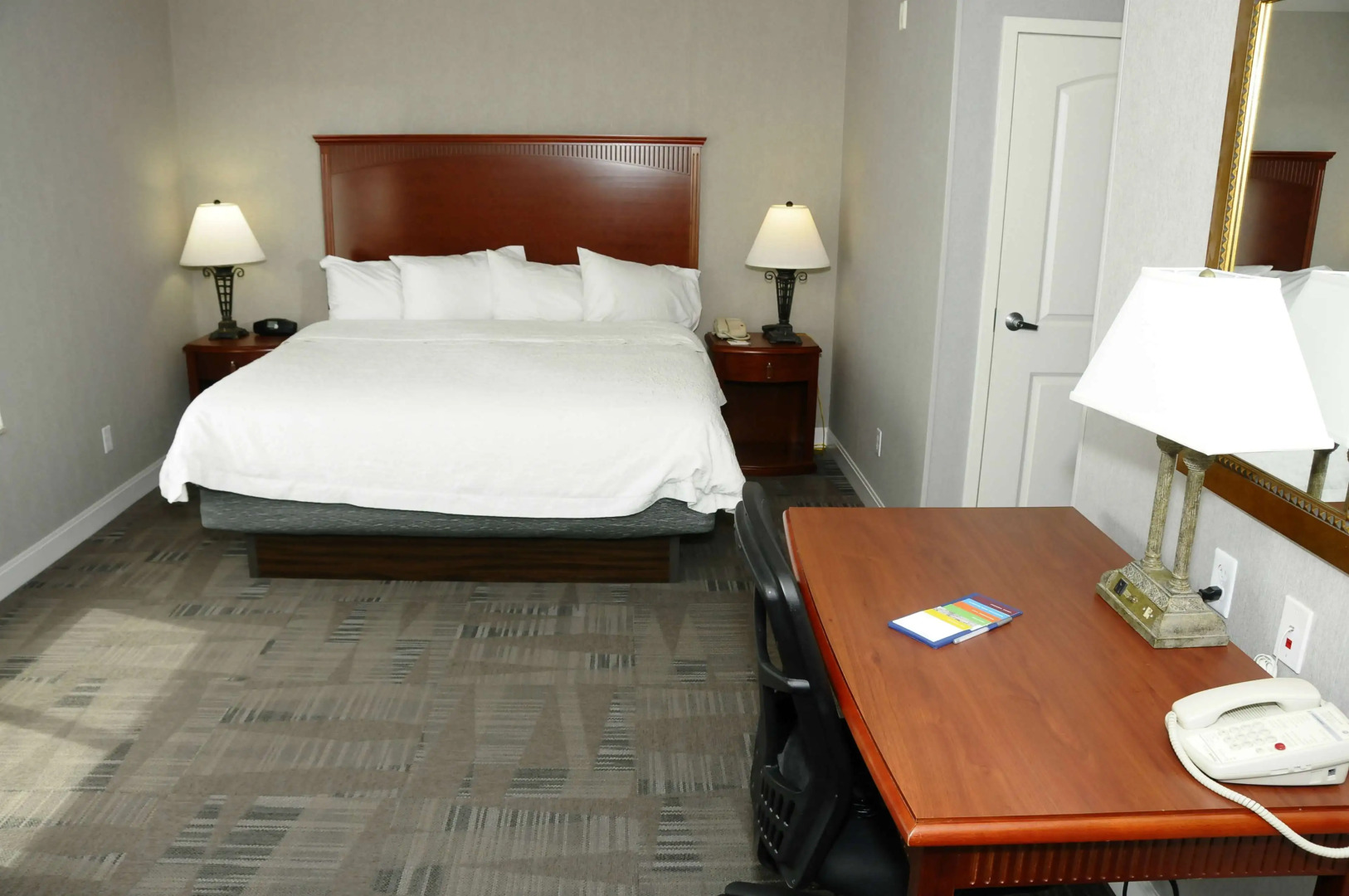 Hampton Inn & Suites Redding