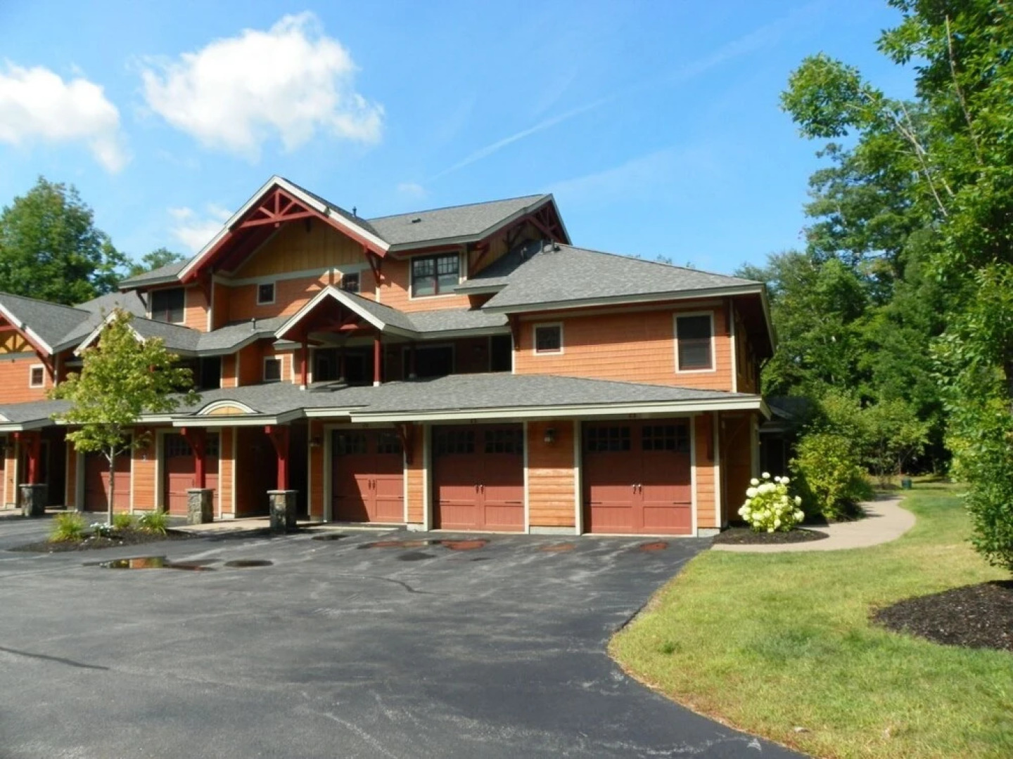 Enjoy Fall Foliage at the Base of South Peak Loon Mountain! - Rs1hl