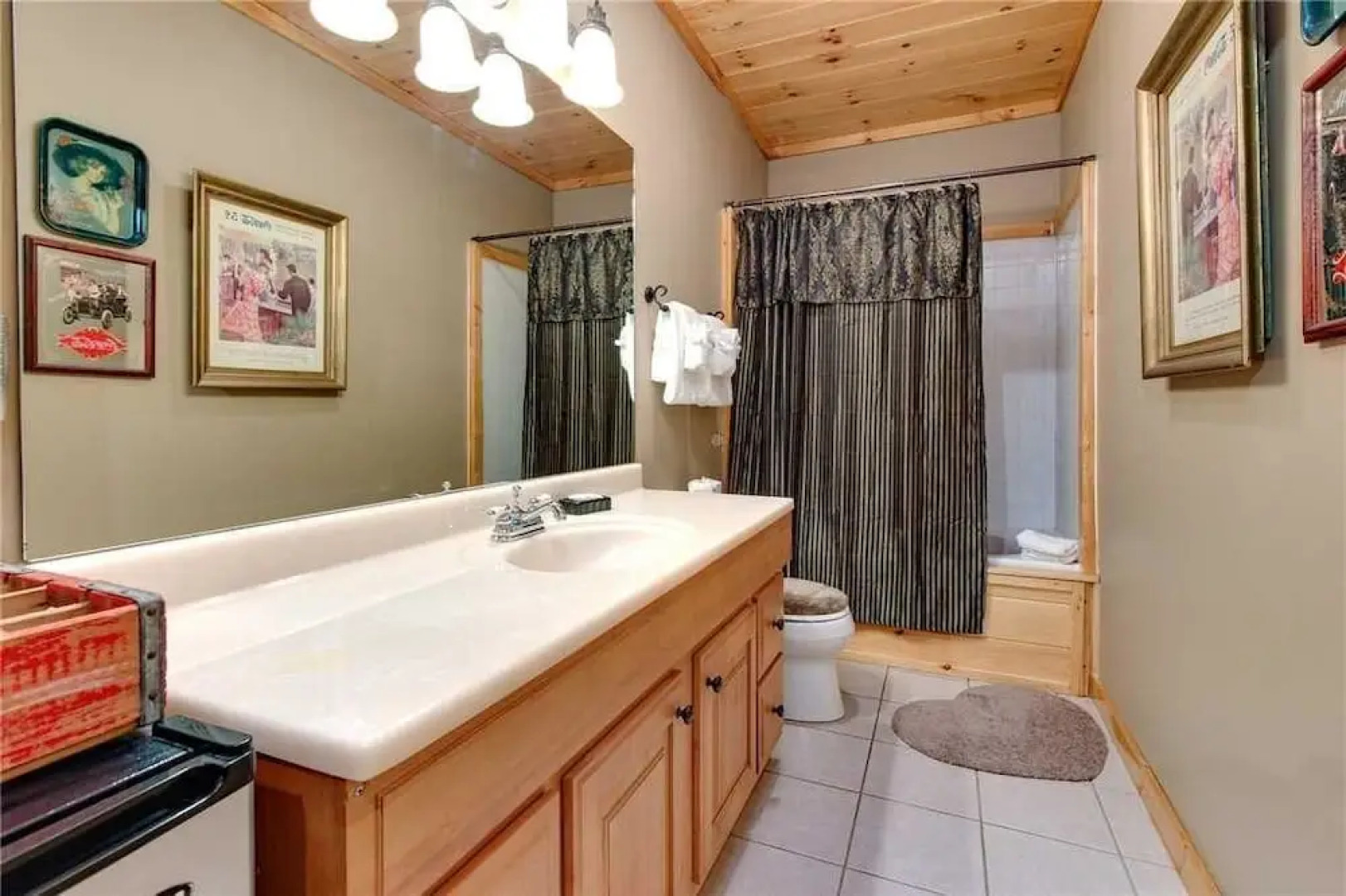 Stonebrook Lodge - Four Bedroom Cabin