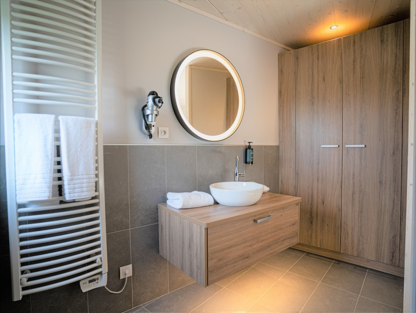 Luxurious Waterfront Villa Surrounded by Nature for 4 People 21