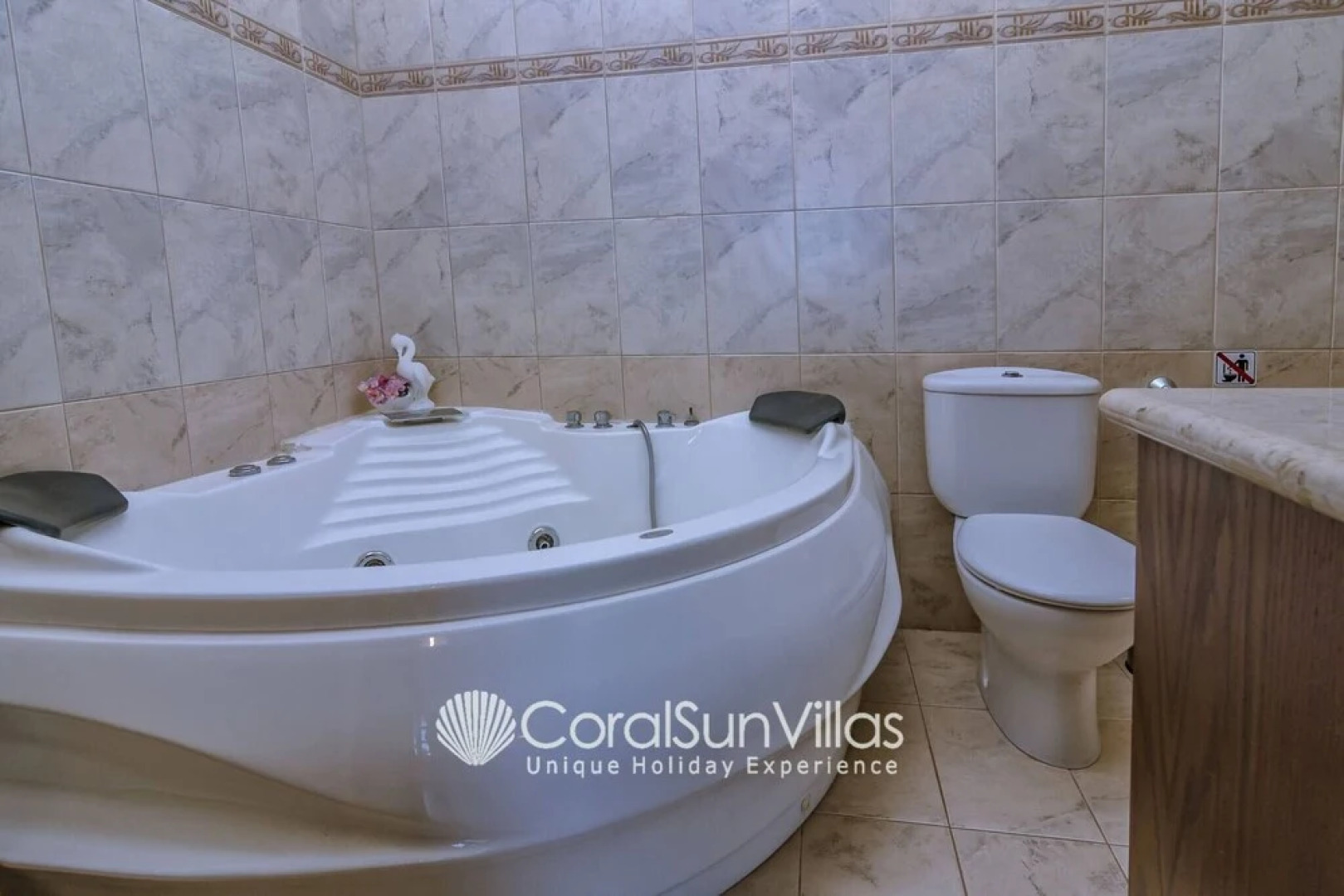 Away-from-it-all, Exceptional Sea Views Sleeps 10