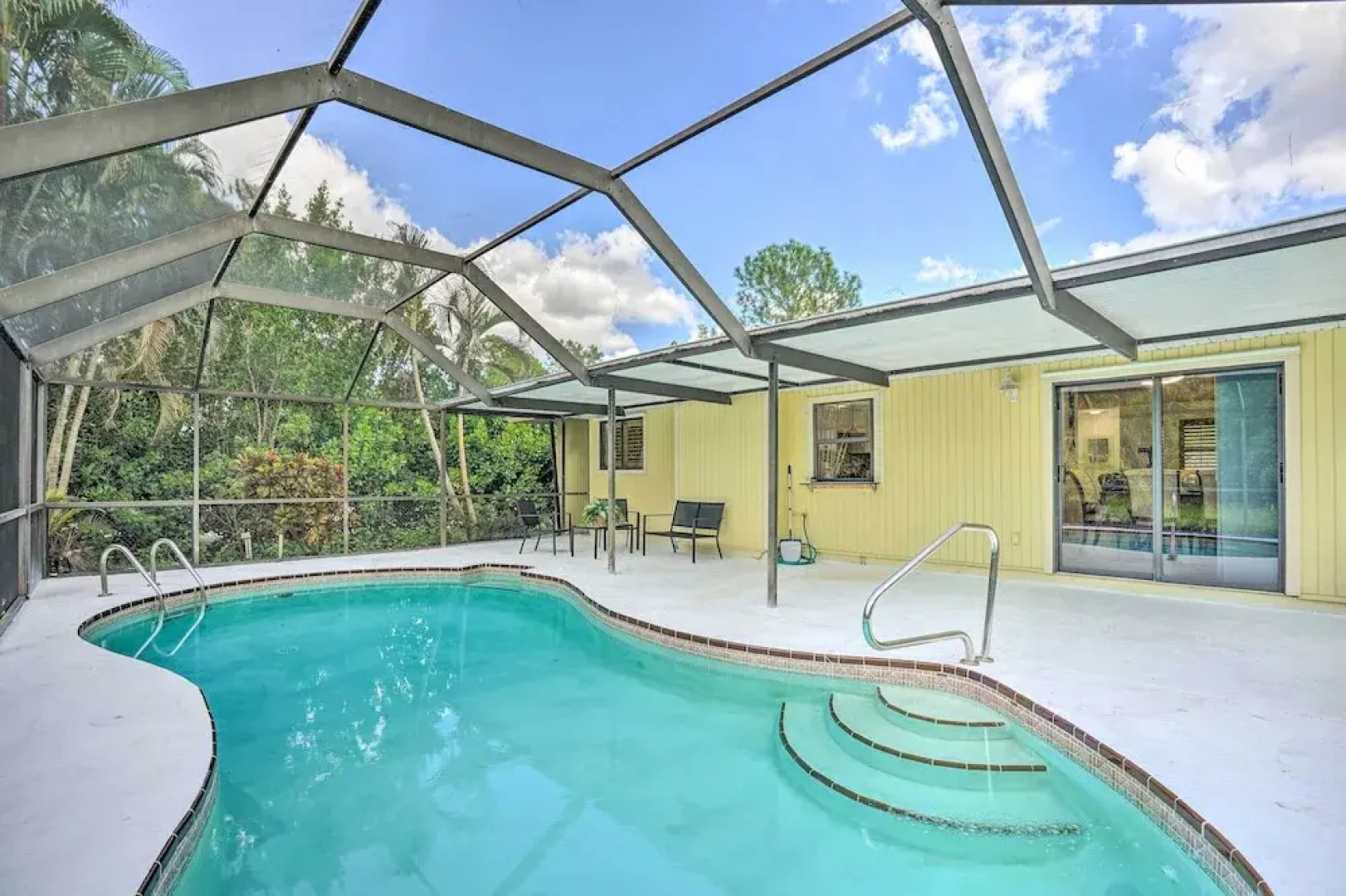 Naples Home w/ Private Pool: 6 Mi to Dtwn!