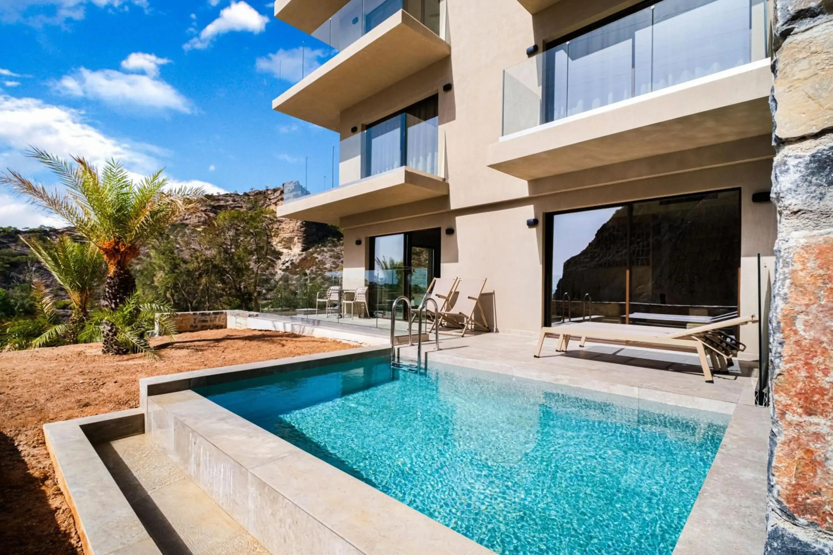 Harmony E Rock Hotel