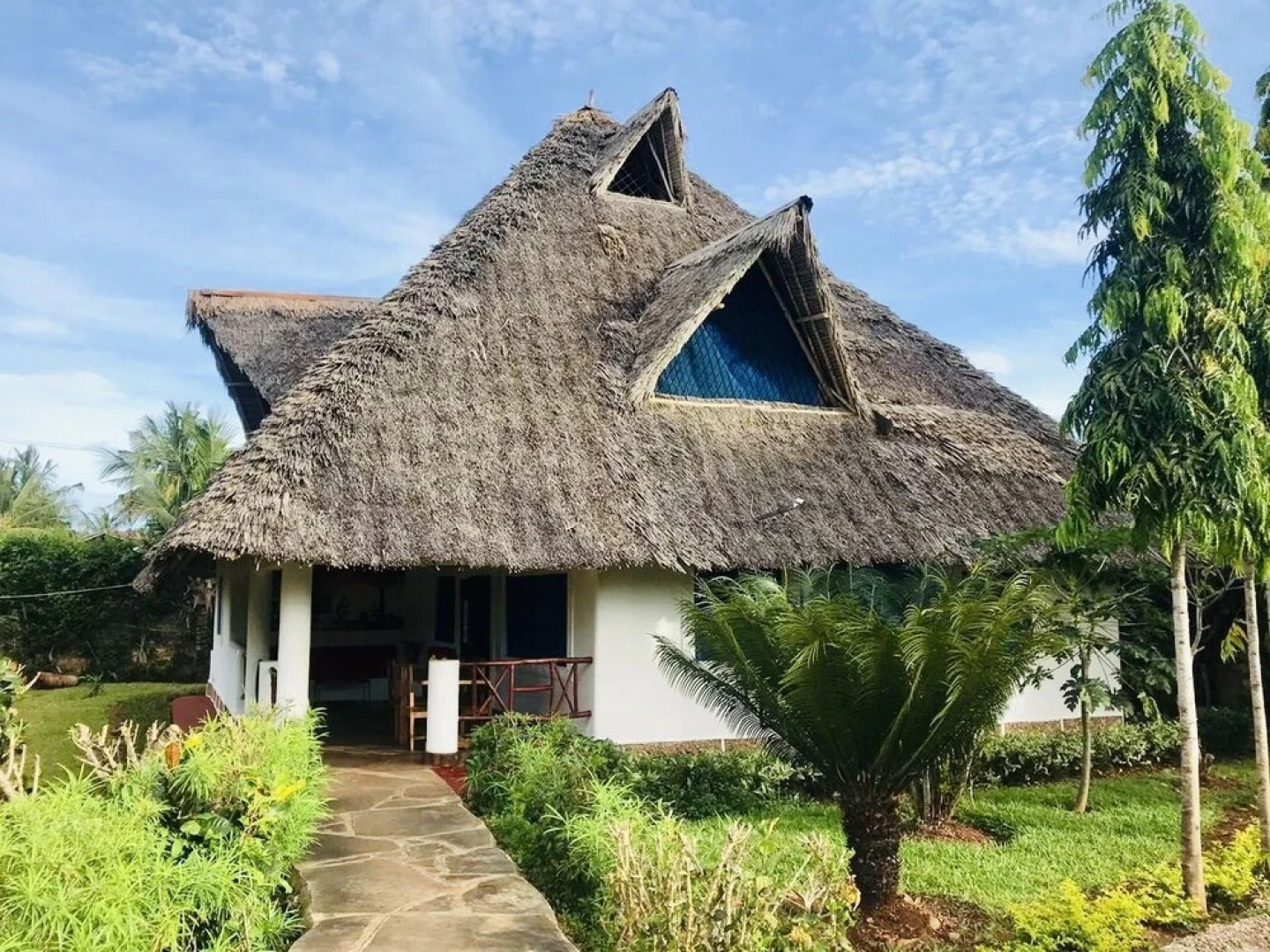 Villa Dora and Holly