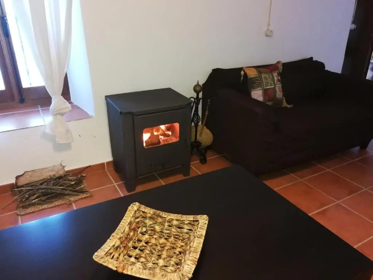 Casa en pueblo de montes de Málaga a 15km de playa