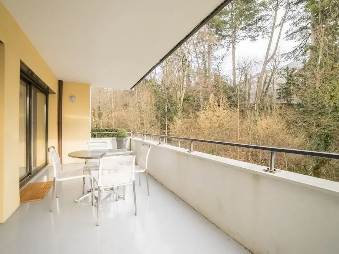 Emeraude - Magnifique T2 + Piscine+ Parking