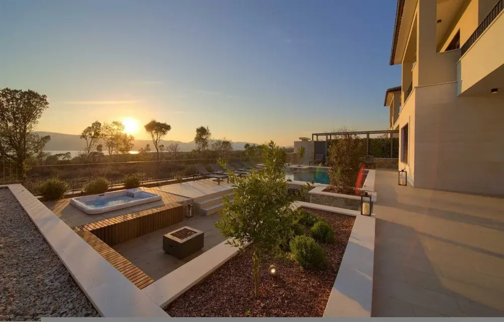 Villa Lord With Heated Pool Jacuzzi and Sauna