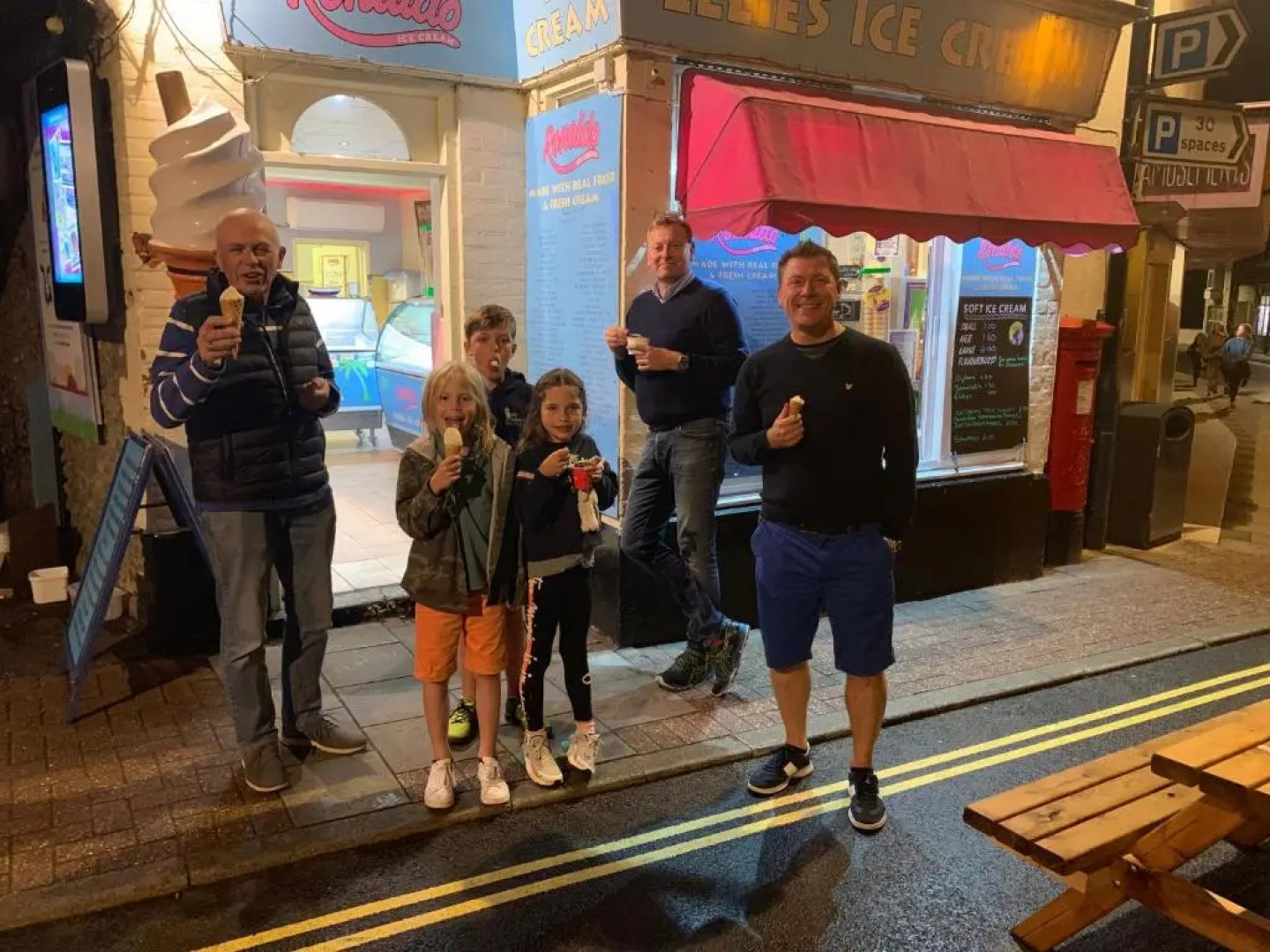 Luxury 5 bed cottage next to the sea in Sheringham - dog friendly!