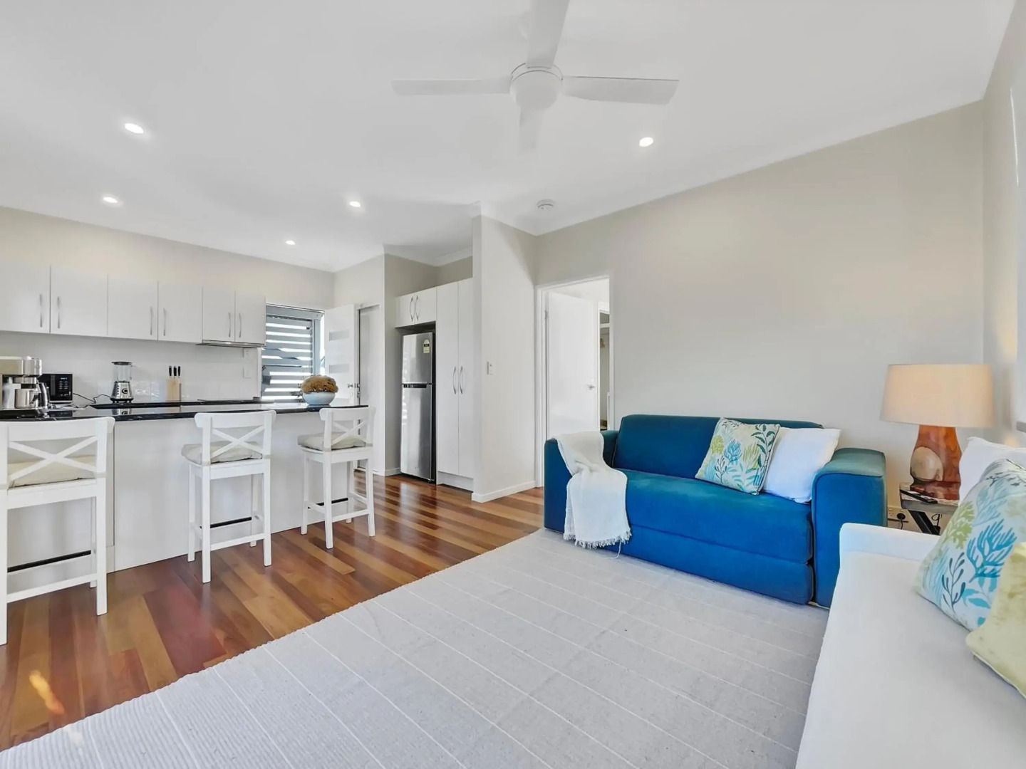 Beachside Serenity Apartment