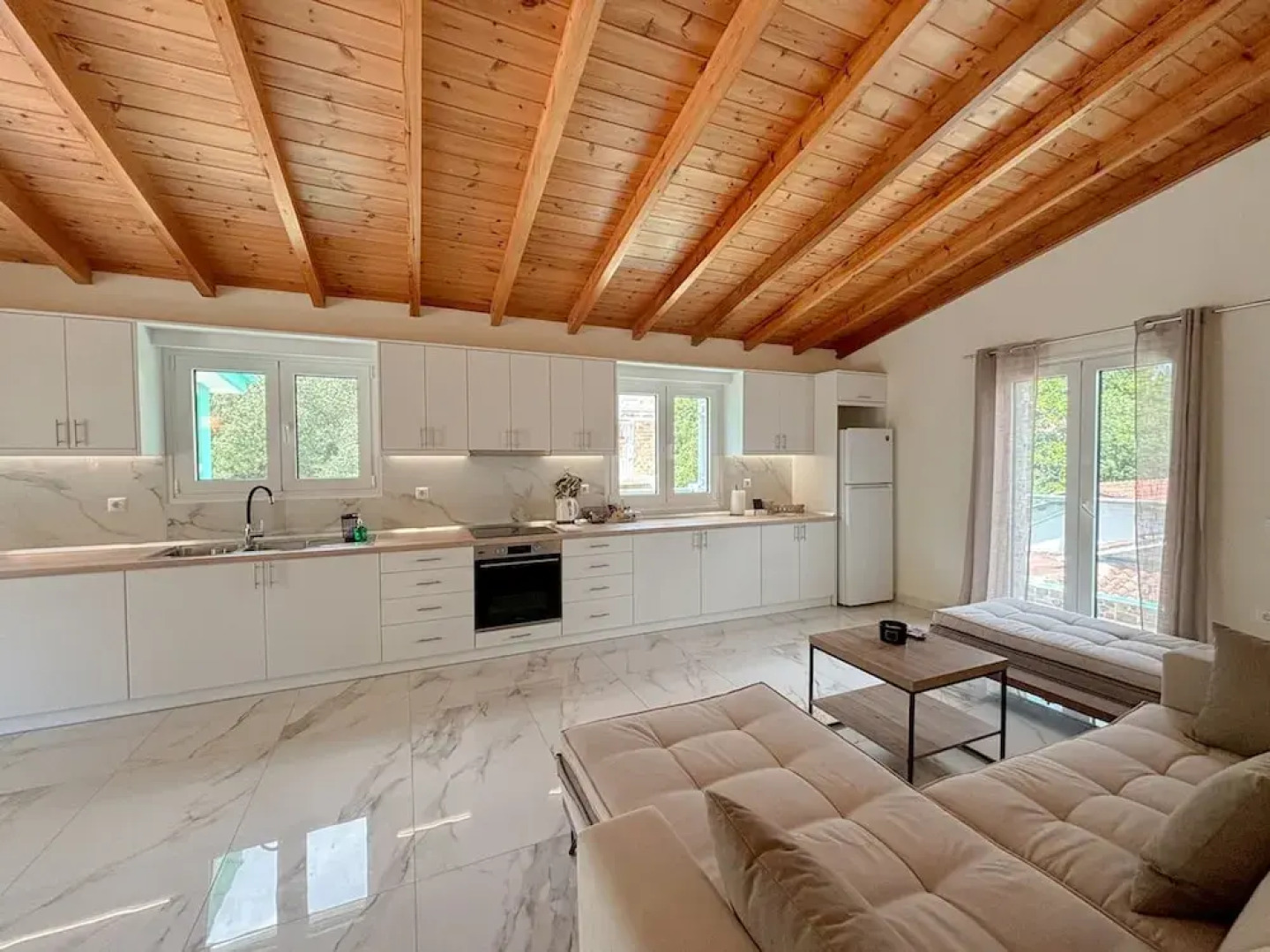 Magellanos Mint House- Kinopiastes