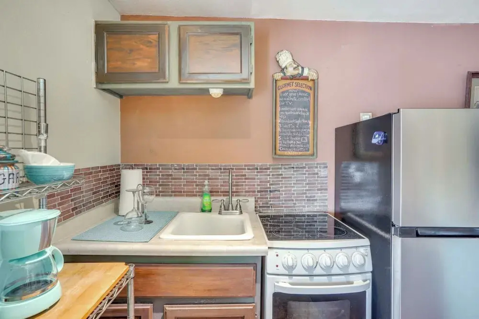 Pet-friendly Studio in Costa Mesa - 7 Mi to Beach!