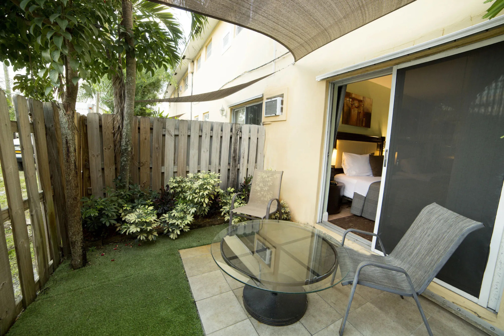 Sheridan Suites Apartments Hotel