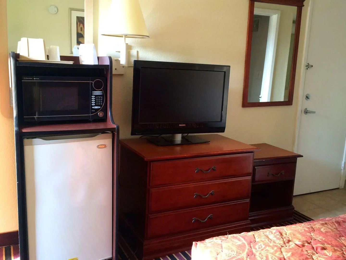 Red Carpet Inn - Opelika