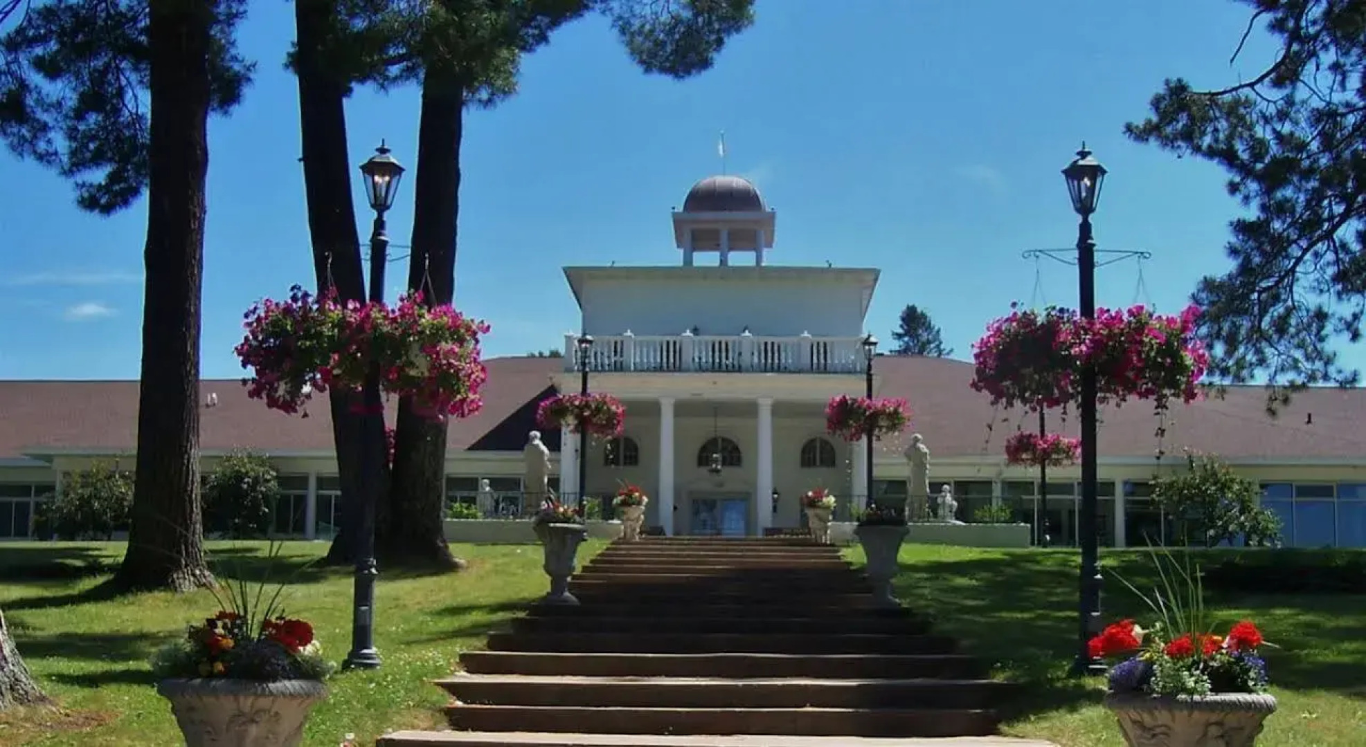 Four Seasons Island Resort