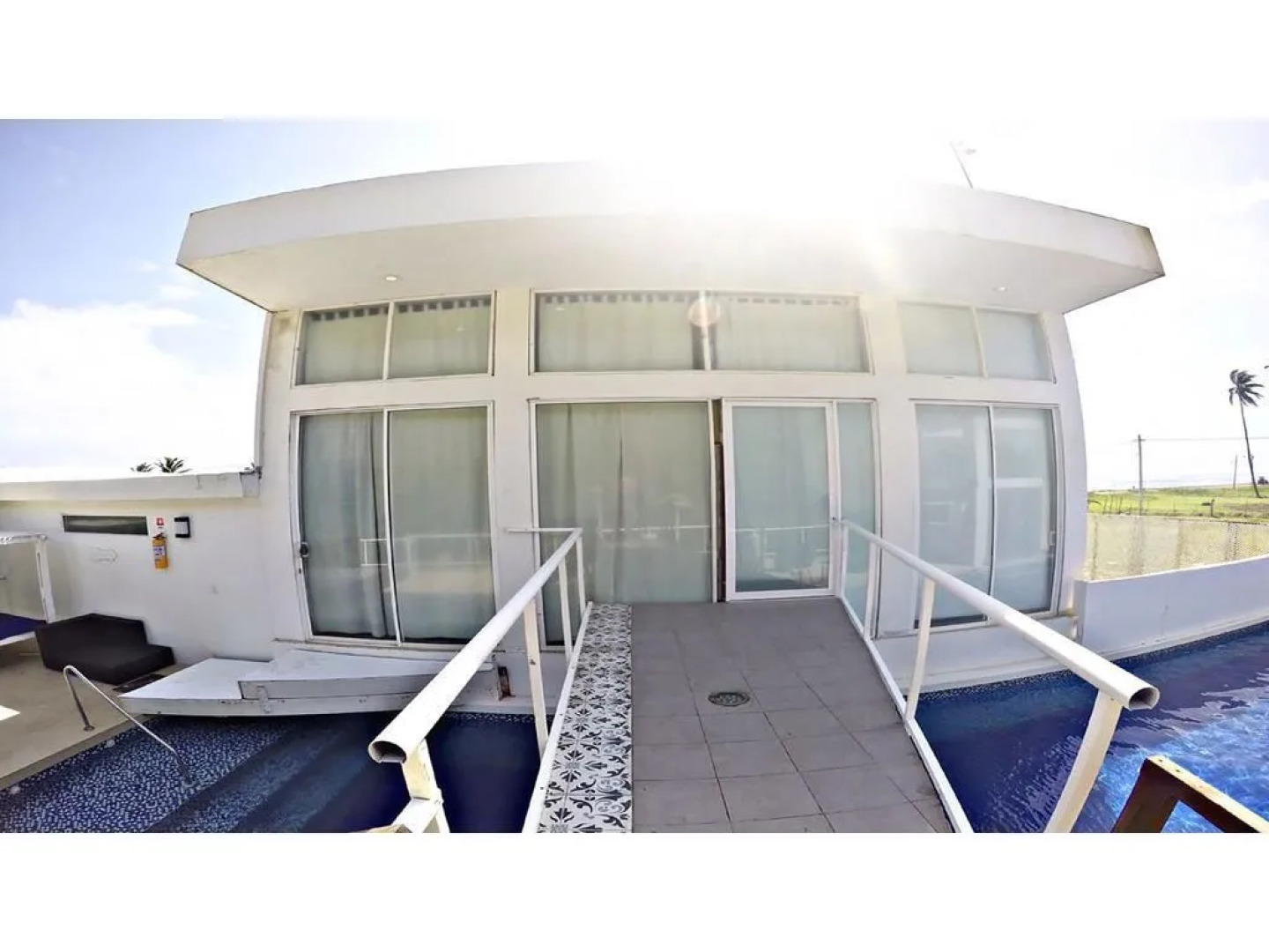 Ocean Breeze Boutique Hotel