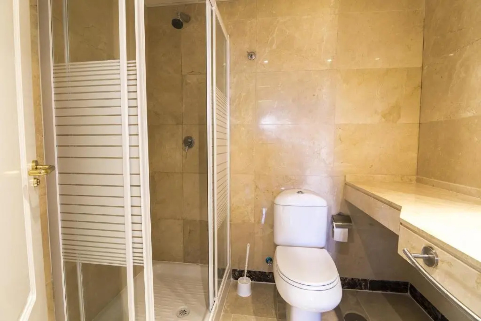 2134-Modern apt with terrace sea view