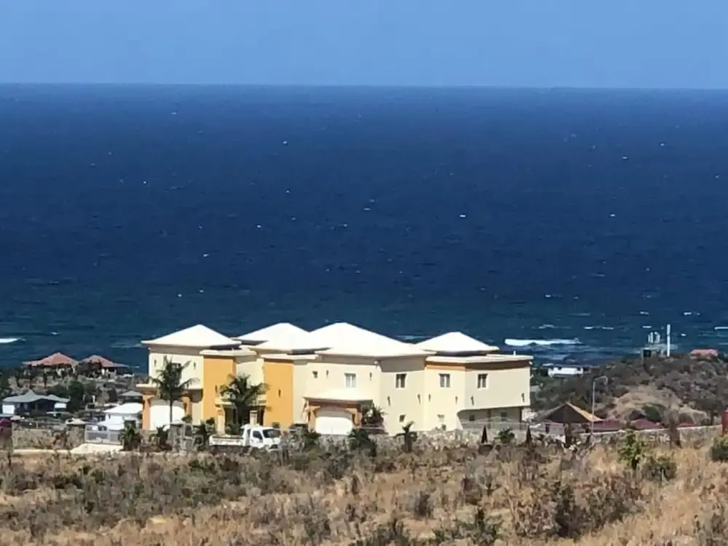 Singh Luxury Apartments With sea View, Apt.2