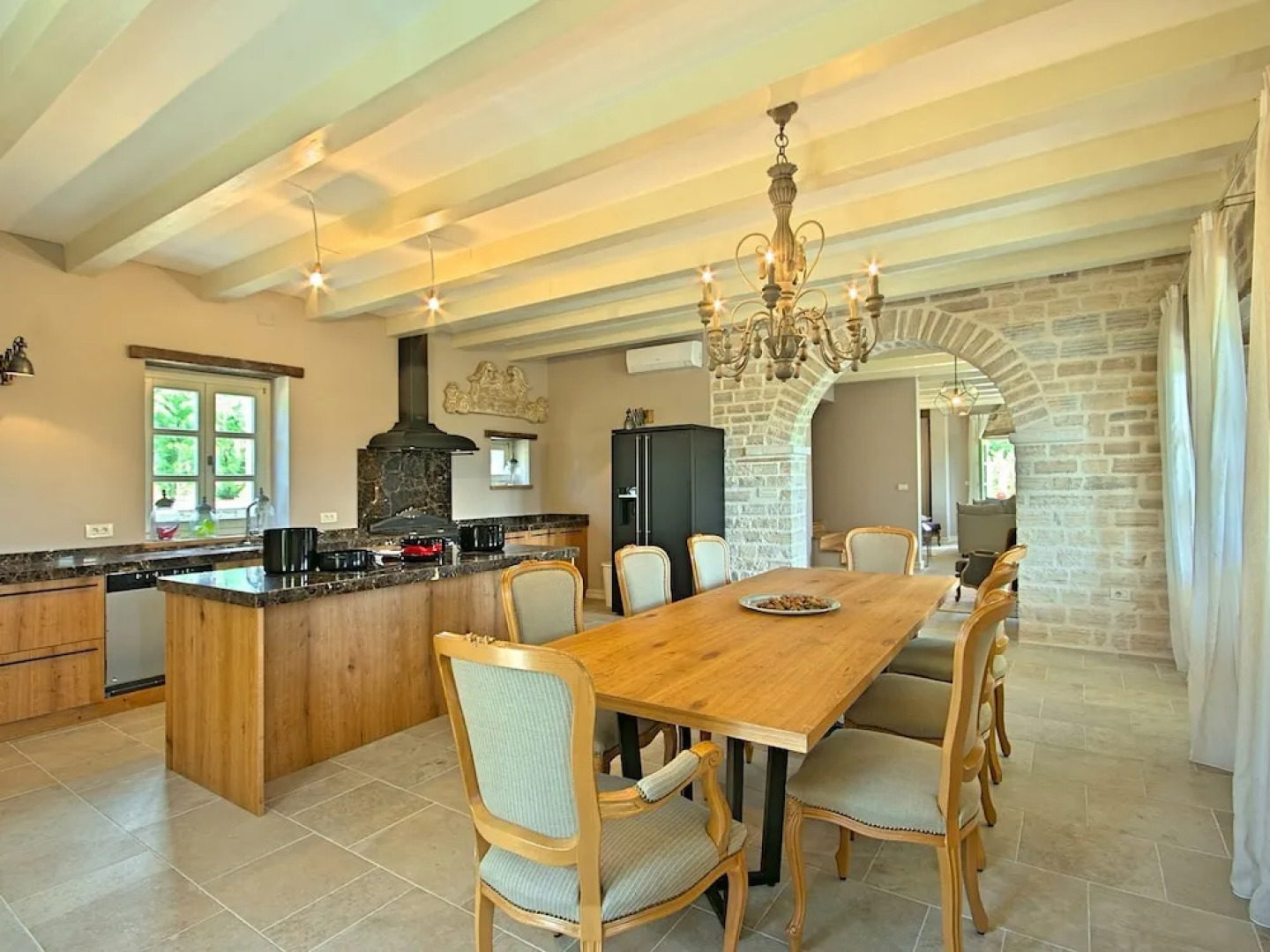 Plushy Villa in Ladici With Pool and Whirlpool