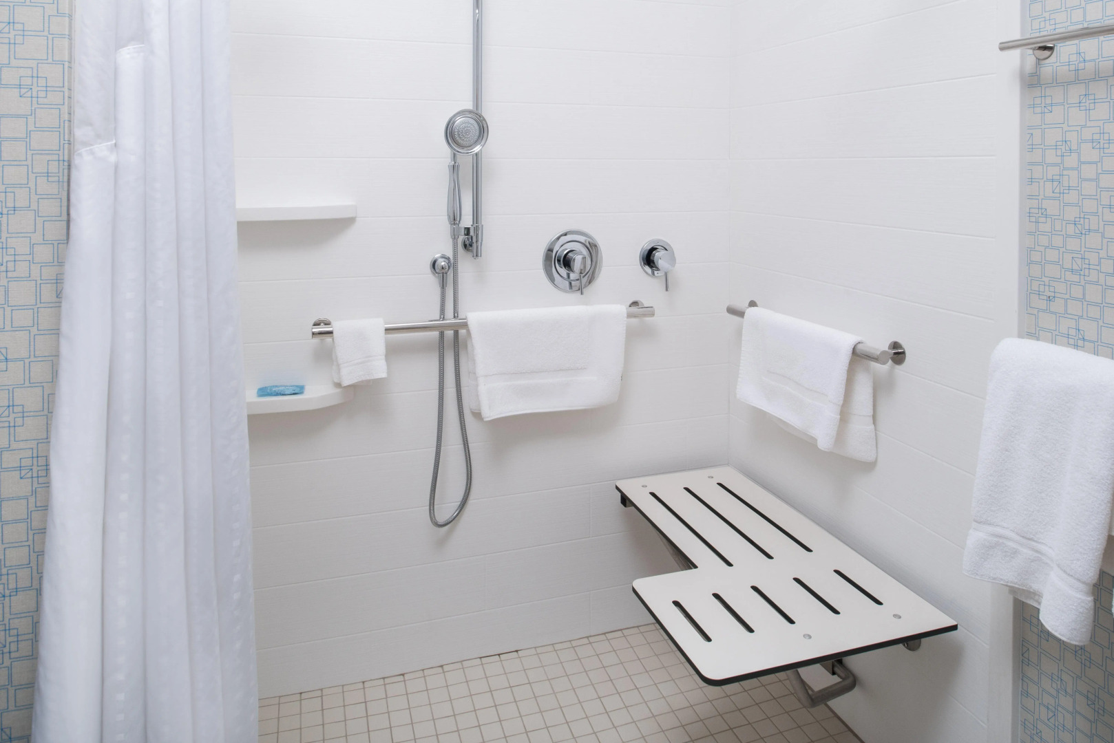 Holiday Inn Express Hotel & Suites Bismarck by IHG