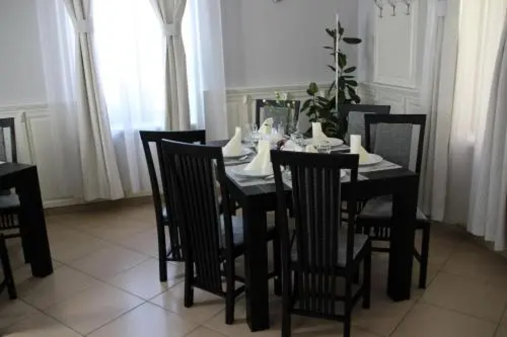 Astoria Hotel & Restaurant